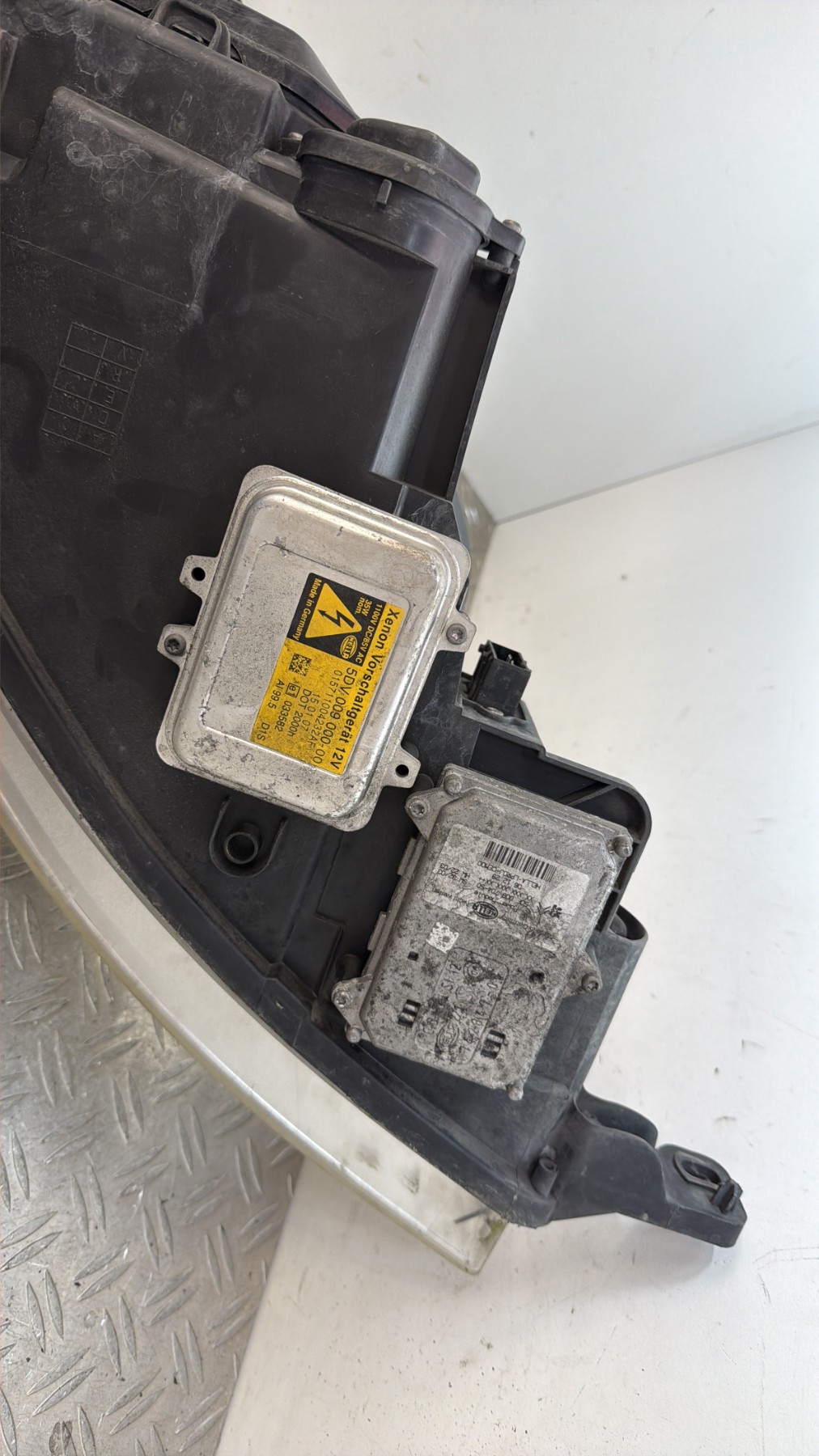 Optique avant principal gauche (feux)(phare) PEUGEOT 407 COUPE – 620882