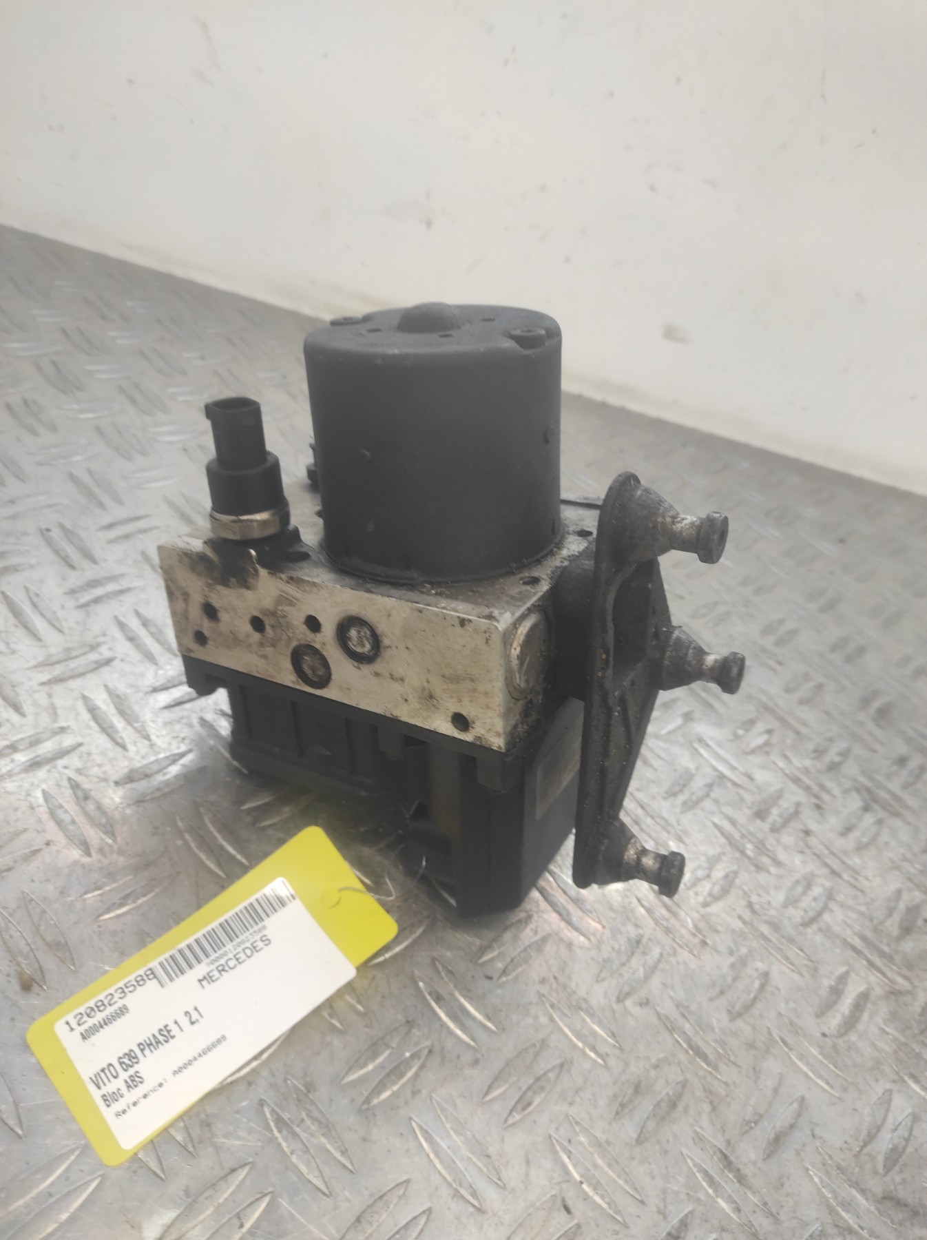 Bloc ABS (freins anti-blocage) MERCEDES VITO 639 PHASE 1 – A0004466689