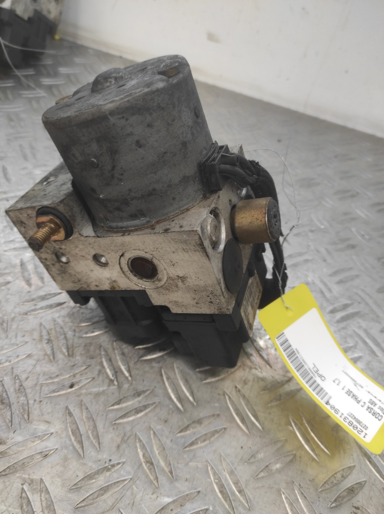 Bloc ABS (freins anti-blocage) OPEL CORSA C PHASE 1 – 273004227