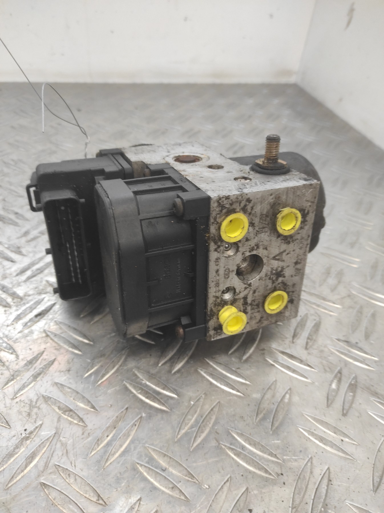 Bloc ABS (freins anti-blocage) OPEL CORSA C PHASE 1 – 273004227