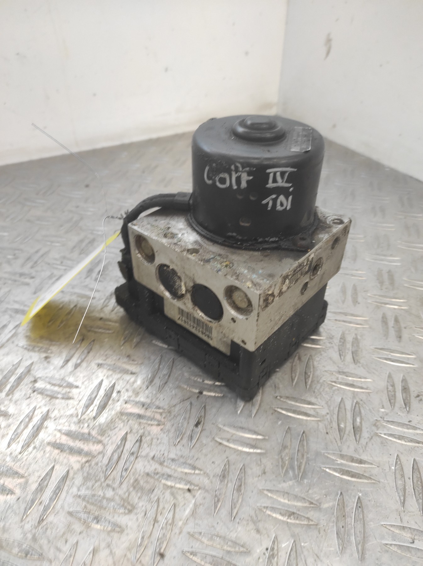 Bloc ABS (freins anti-blocage) VOLKSWAGEN GOLF 4 – 1J0614117C