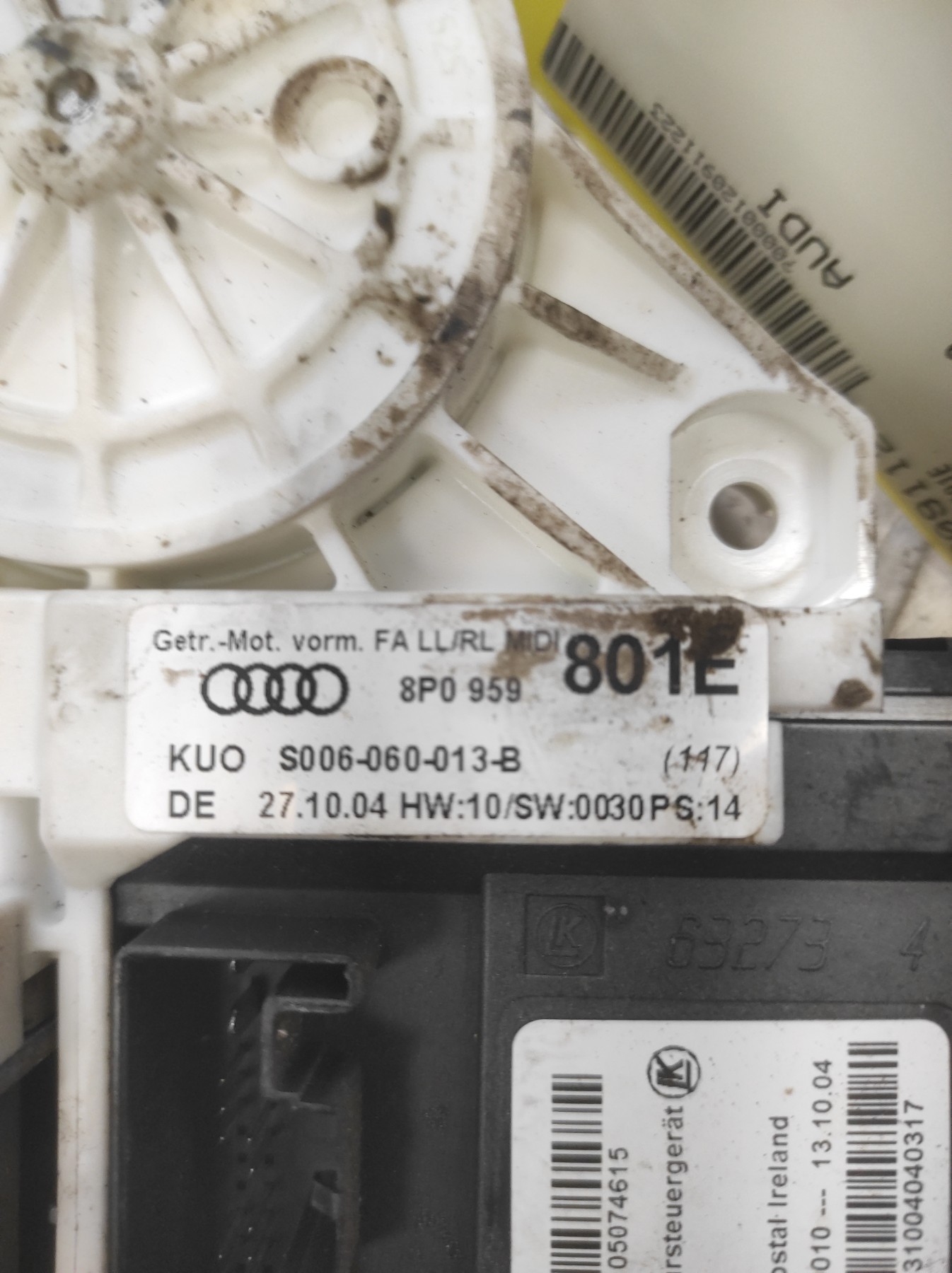 Moteur leve vitre avant gauche AUDI A3 2 PHASE 1 – 8P0959801E