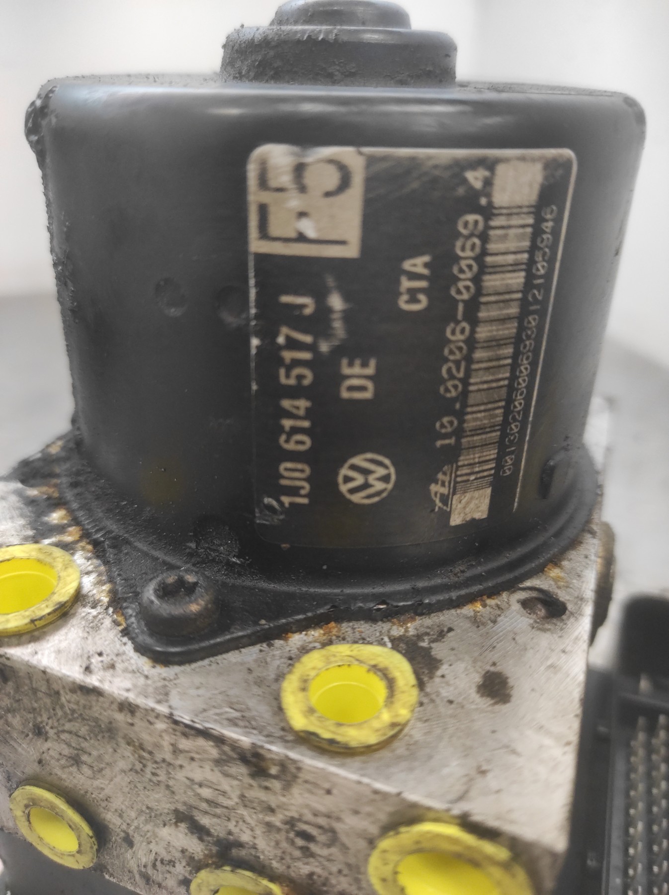 Bloc ABS (freins anti-blocage) VOLKSWAGEN GOLF 4 – 1J0614517J