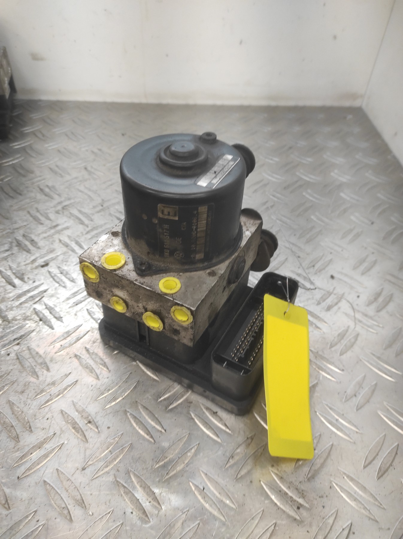 Bloc ABS (freins anti-blocage) AUDI A3 2 PHASE 1 – 1K0614517R