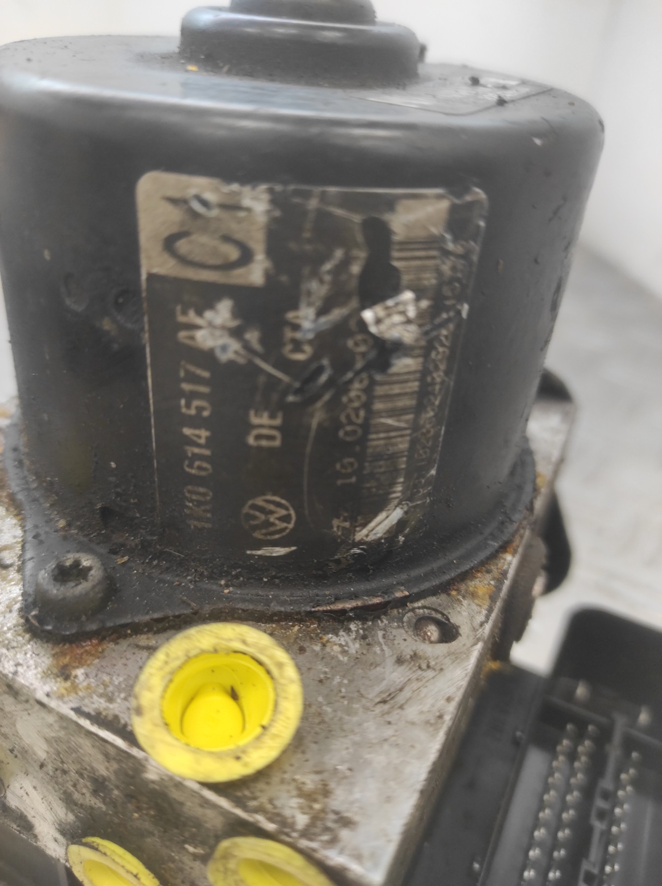 Bloc ABS (freins anti-blocage) VOLKSWAGEN CADDY 3 PHASE 1 – 1K0614517AE