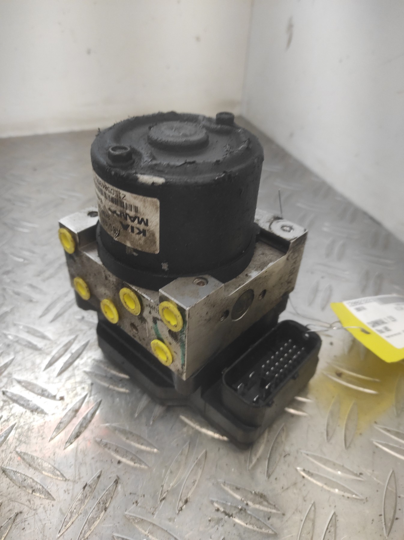 Bloc ABS (freins anti-blocage) KIA CARNIVAL 1 – 2K56T43