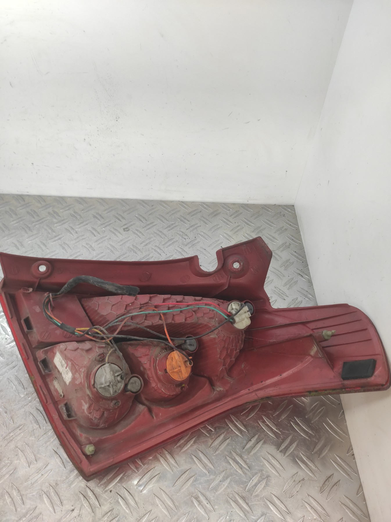 Feu arriere principal gauche (feux) SUZUKI – 5696S1R