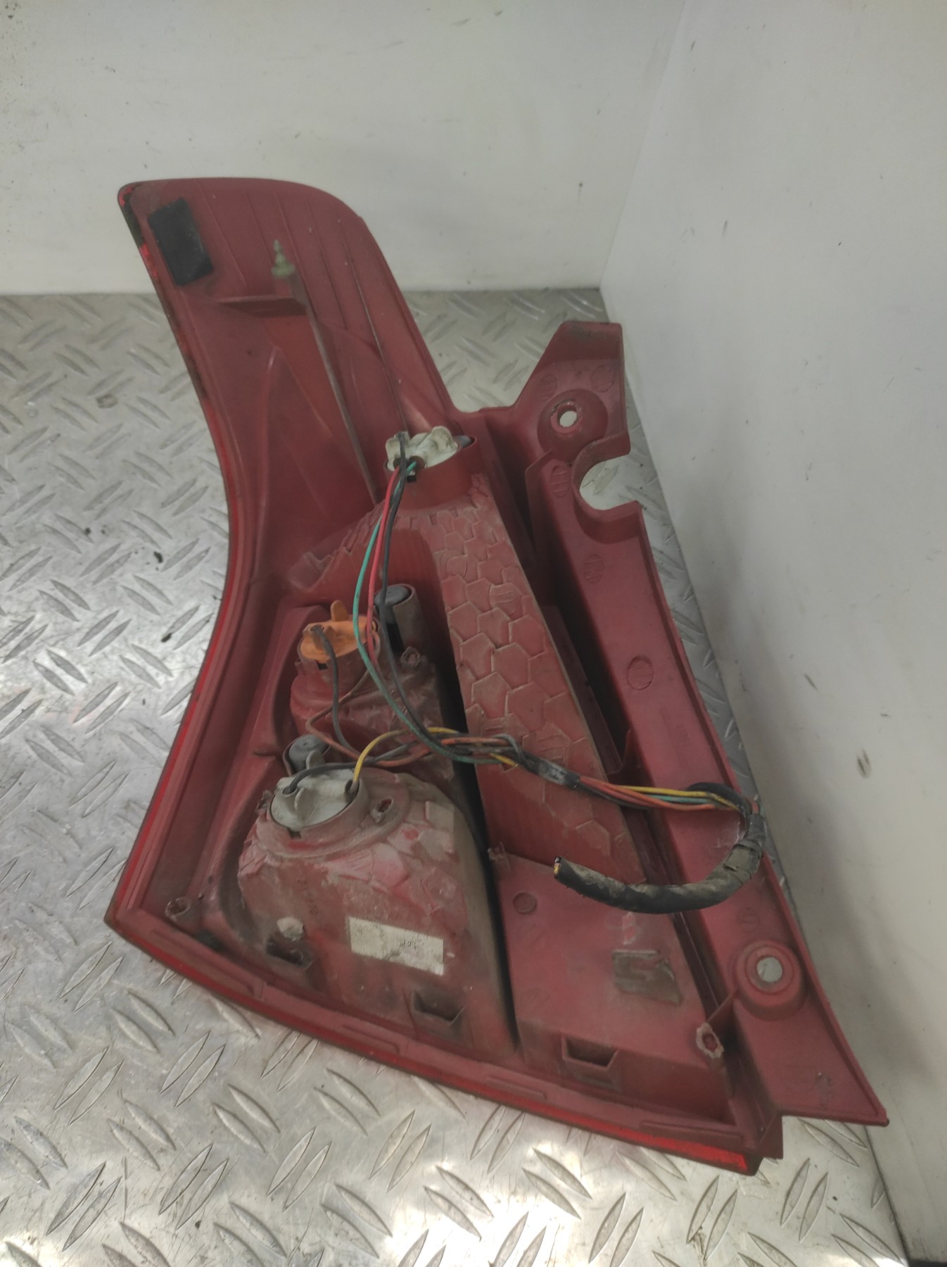 Feu arriere principal droit (feux) SUZUKI – 5696S1R