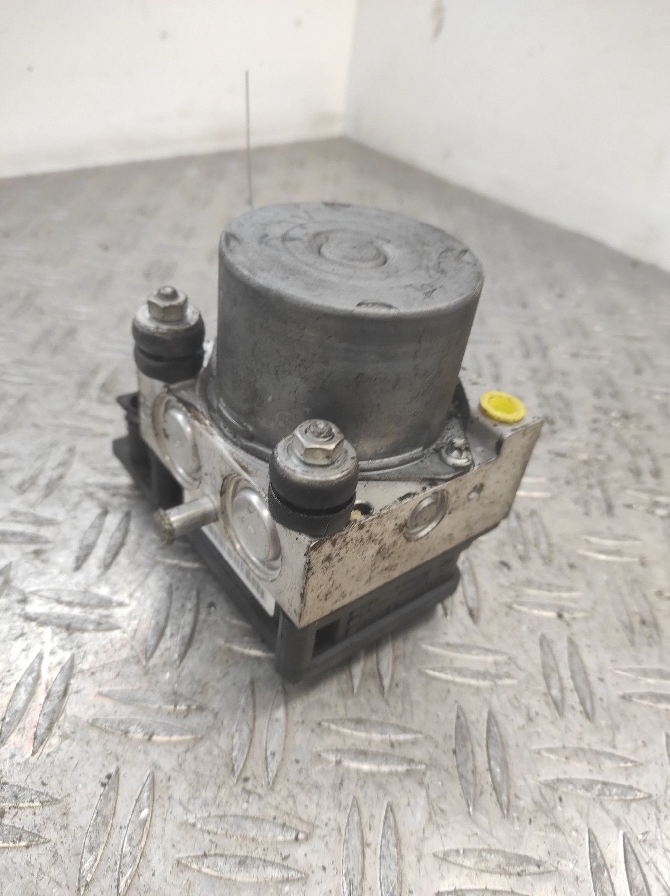 Bloc ABS (freins anti-blocage) TOYOTA AYGO 1 PHASE 1 – 265231579