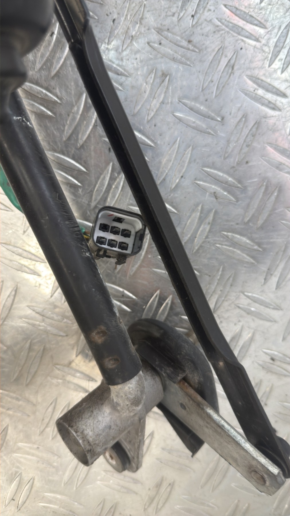 Moteur essuie glace avant KIA SOUL 1 PHASE 1 – 981102K000