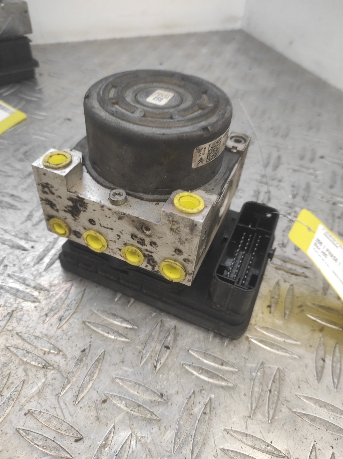 Bloc ABS (freins anti-blocage) PEUGEOT 208 1 PHASE 1 – 9802460980