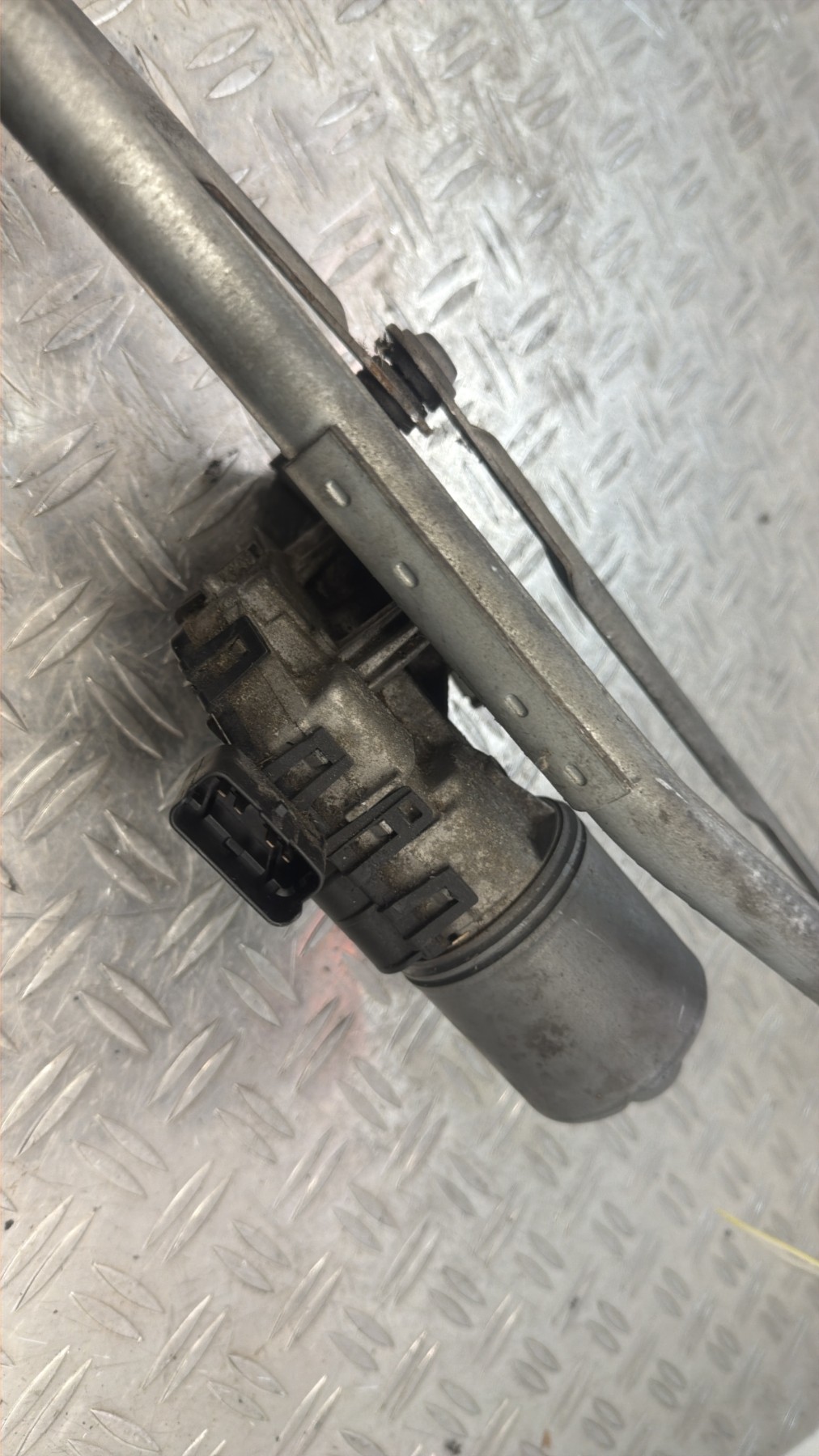 Moteur essuie glace avant CITROEN C5 1 PHASE 2 – 390241700