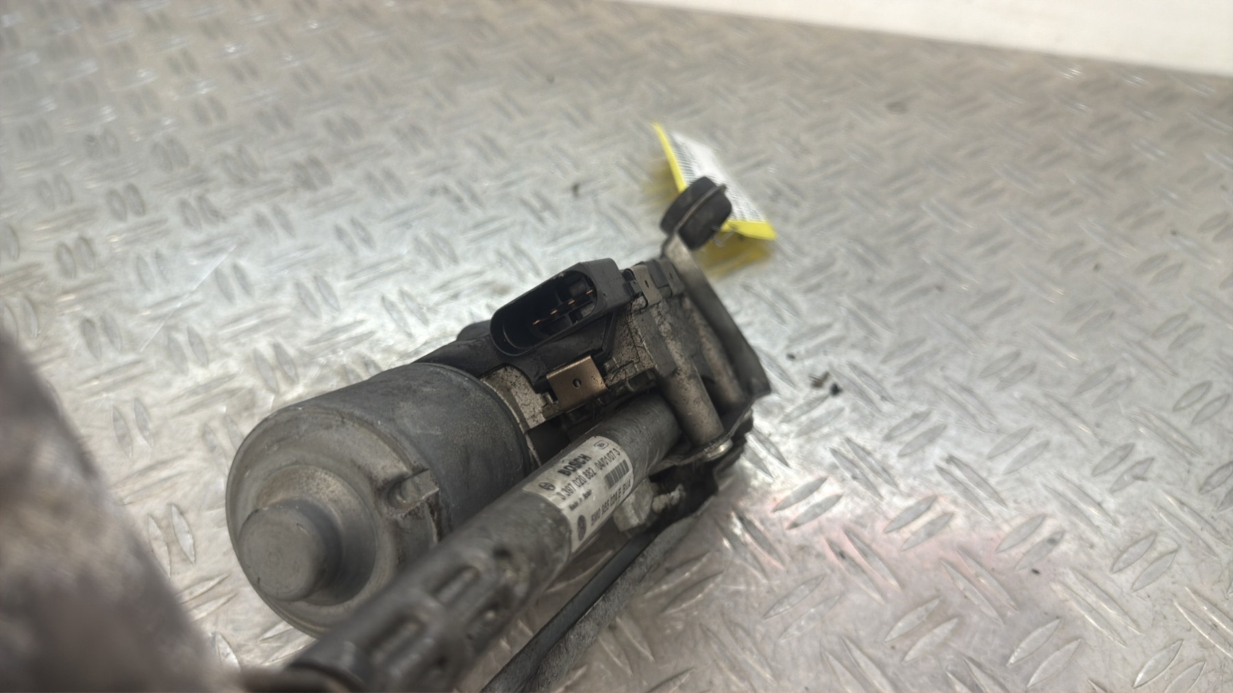 Moteur essuie glace avant droit VOLKSWAGEN GOLF PLUS PHASE 1 – 5M0955024E