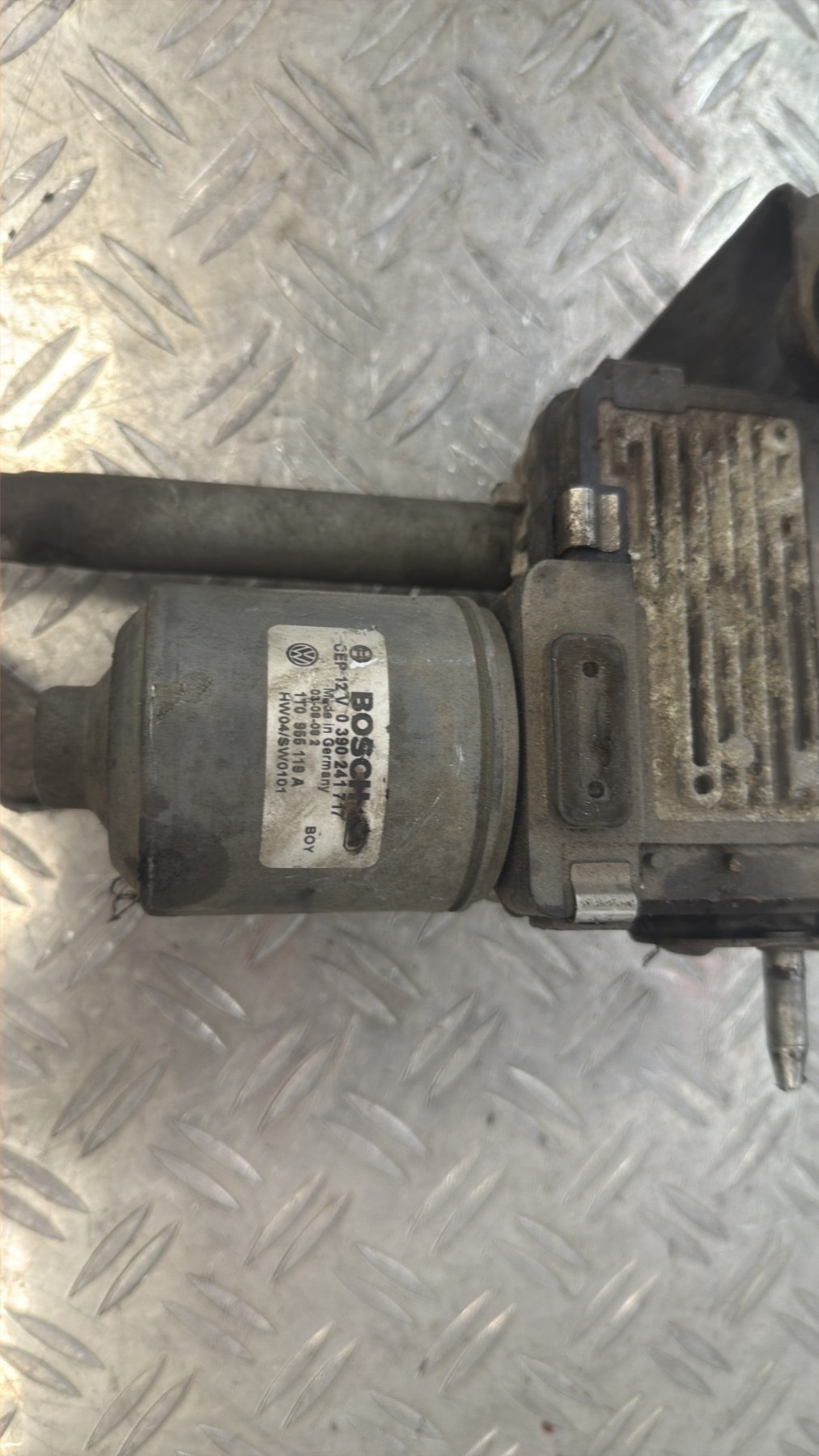 Moteur essuie glace avant gauche VOLKSWAGEN TOURAN 1 PHASE 1 – 1T0955023C