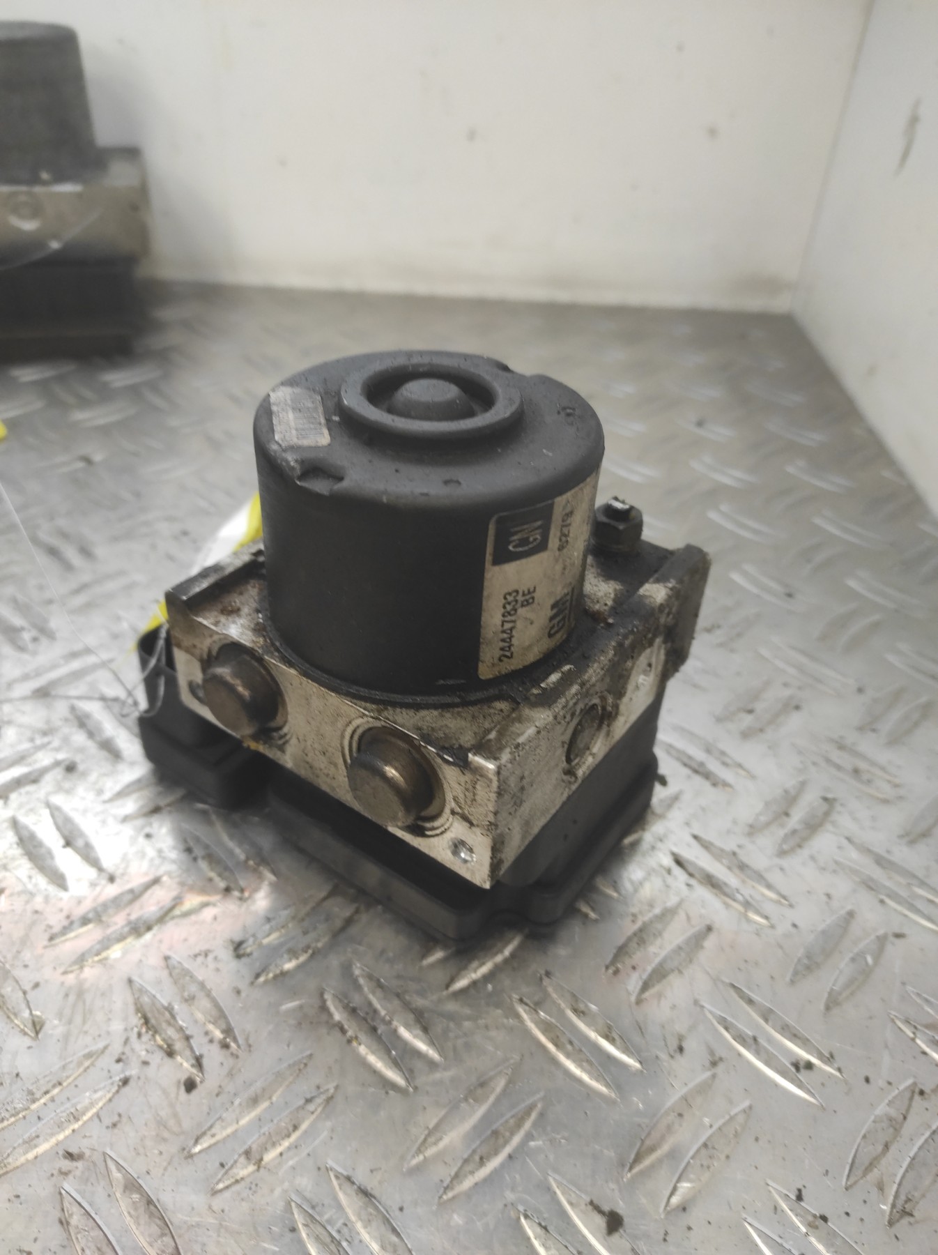 Bloc ABS (freins anti-blocage) OPEL ASTRA H PHASE 1 – 24447833