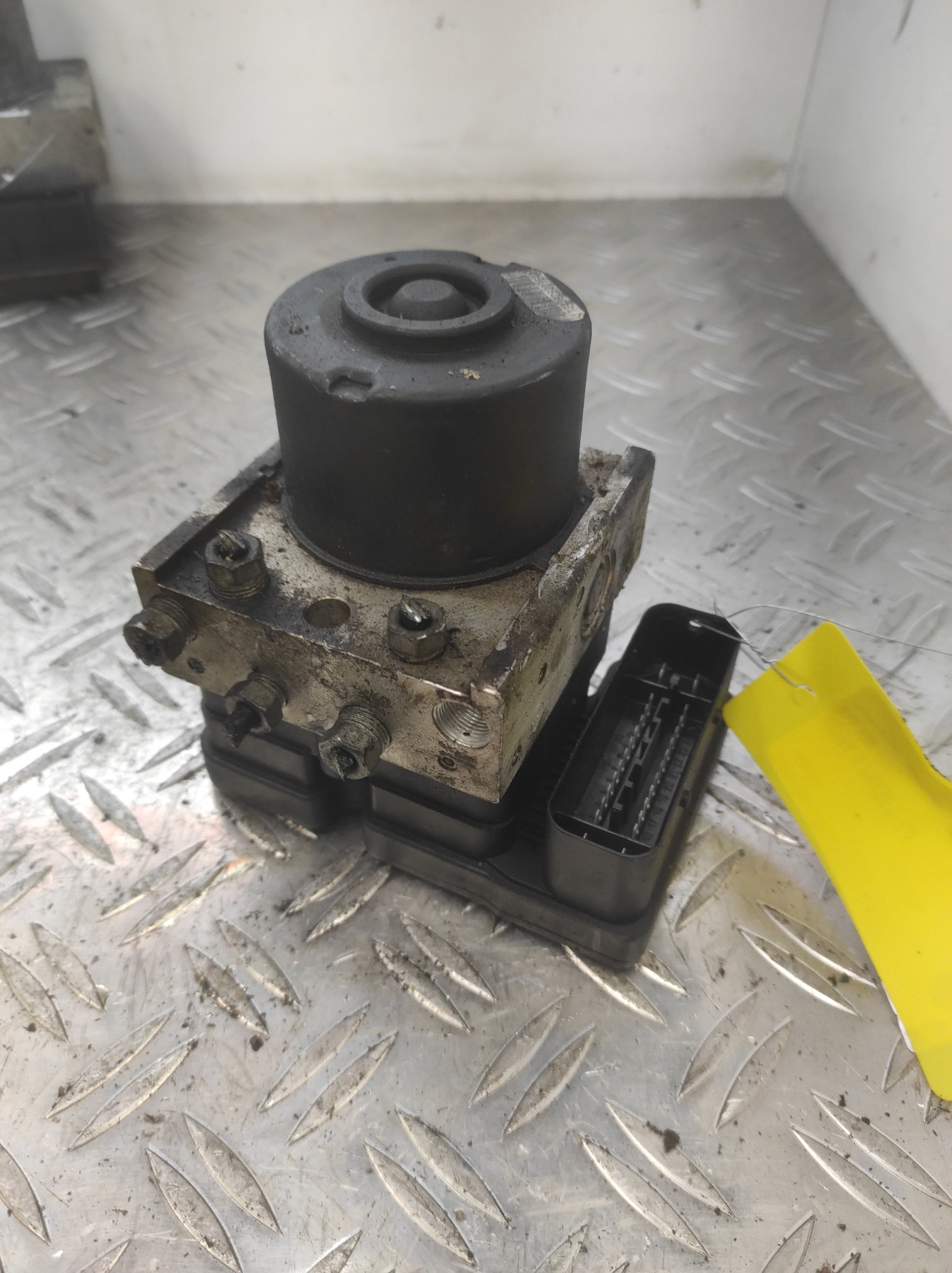 Bloc ABS (freins anti-blocage) OPEL ASTRA H PHASE 1 – 24447833