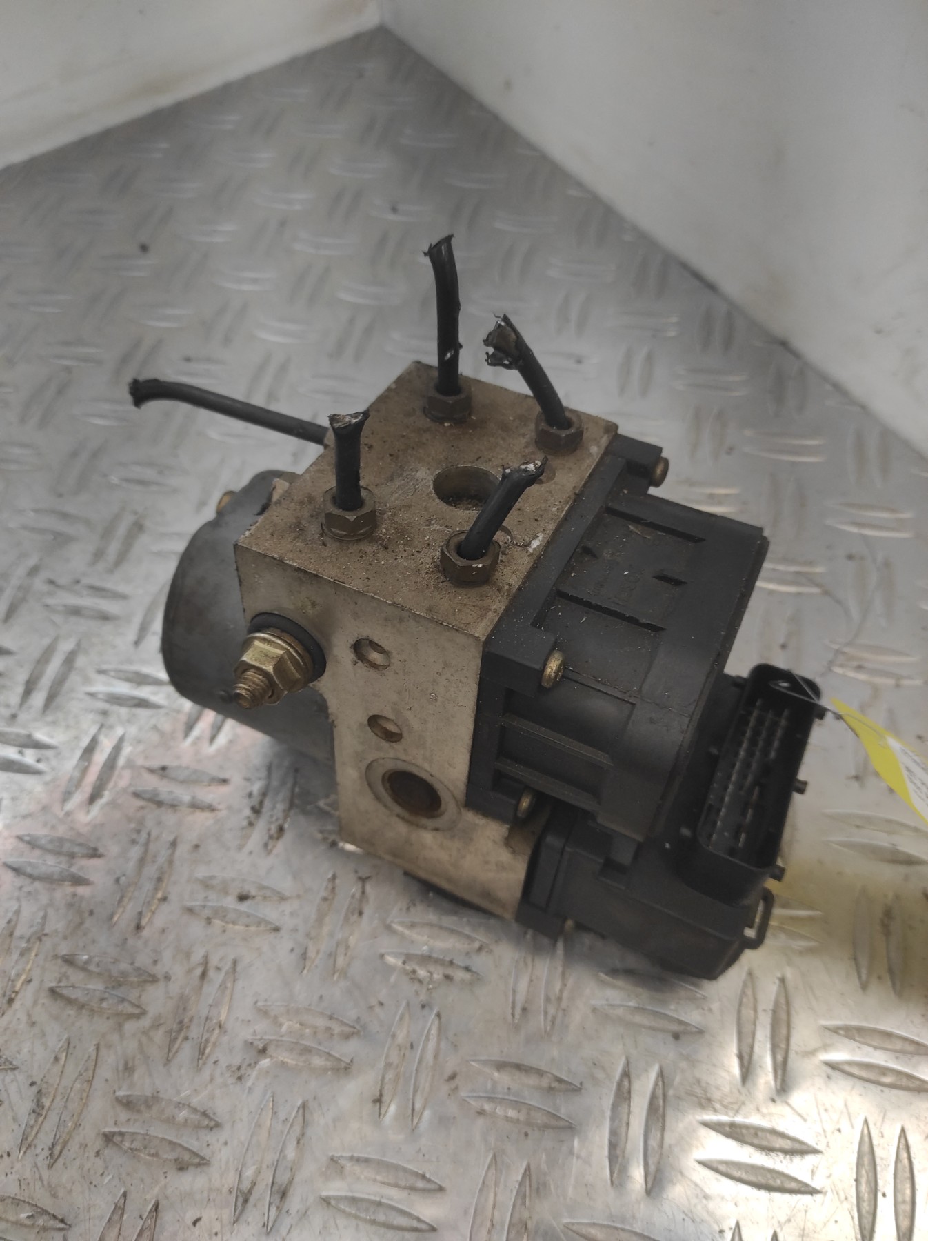 Bloc ABS (freins anti-blocage) PEUGEOT 307 PHASE 1 – 273004562