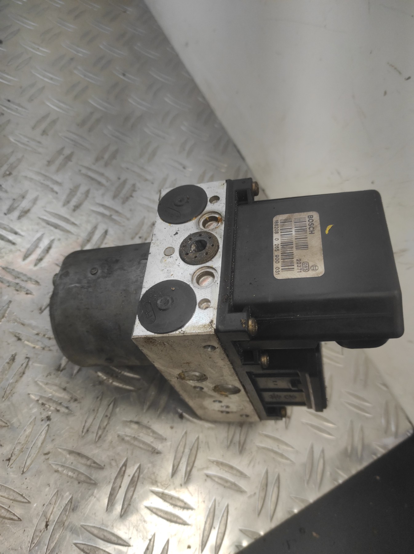 Bloc ABS (freins anti-blocage) ALFA ROMEO 147 PHASE 1 – 265900031