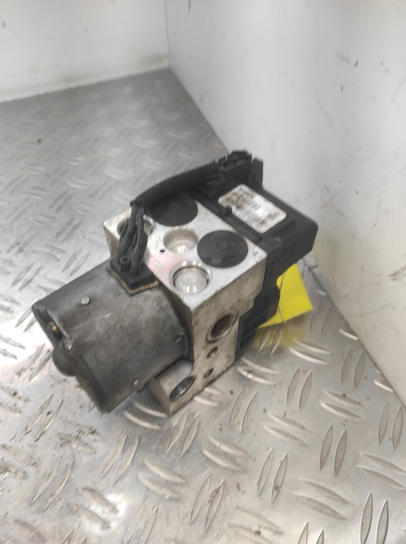 Bloc ABS (freins anti-blocage) PEUGEOT 307 PHASE 1 CABRIOLET – 9643777980