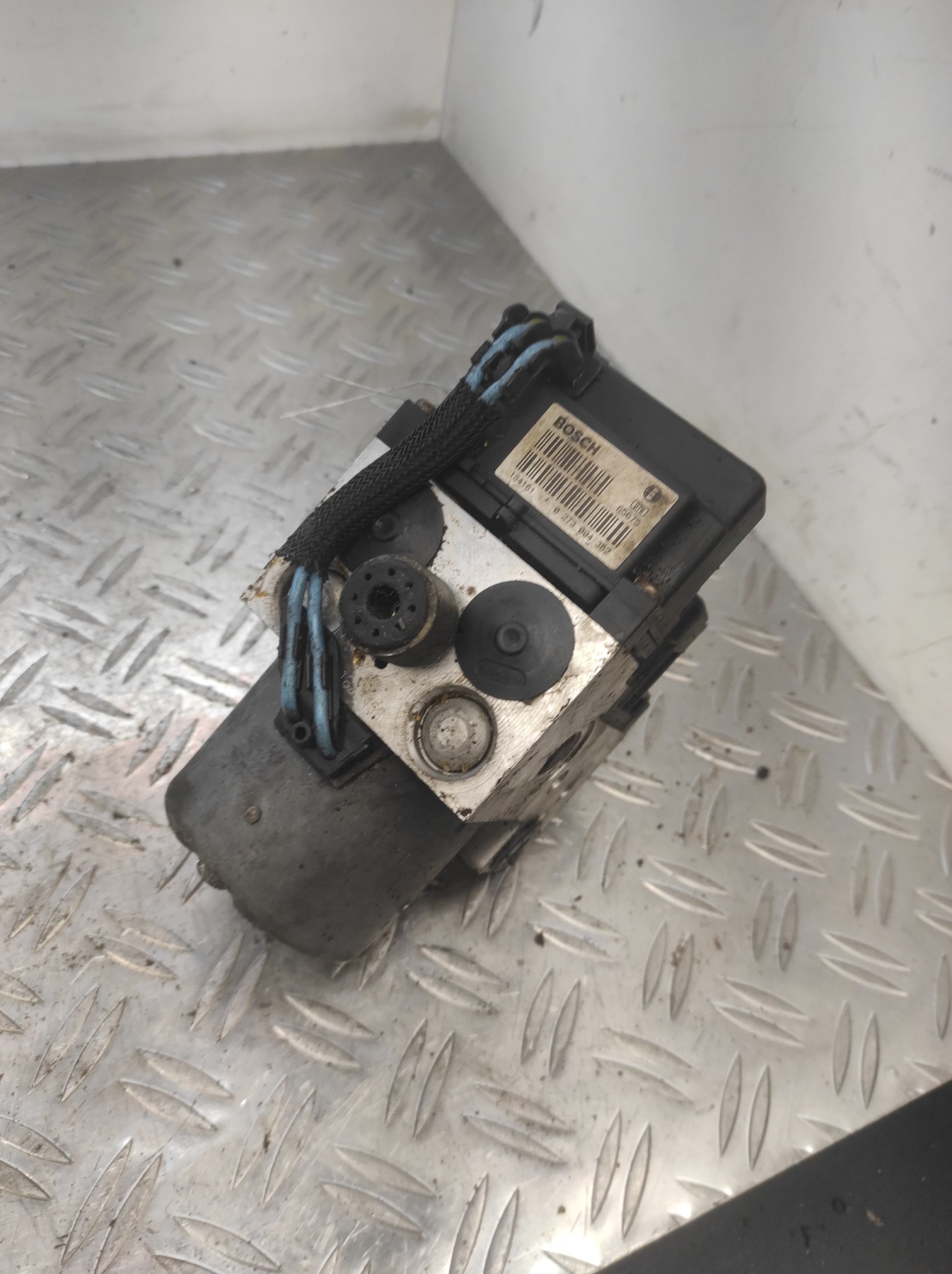 Bloc ABS (freins anti-blocage) OPEL ZAFIRA A PHASE 1 – 90581417