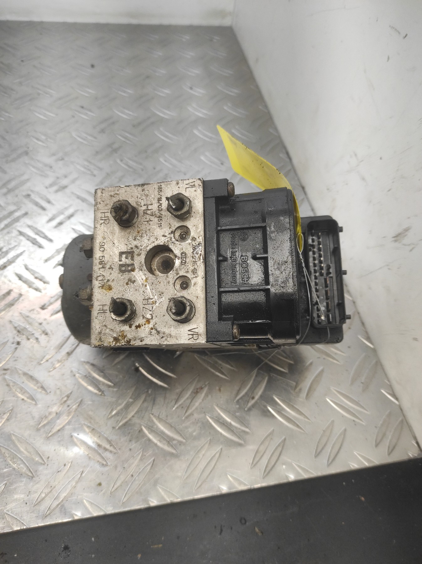 Bloc ABS (freins anti-blocage) OPEL ZAFIRA A PHASE 1 – 90581417