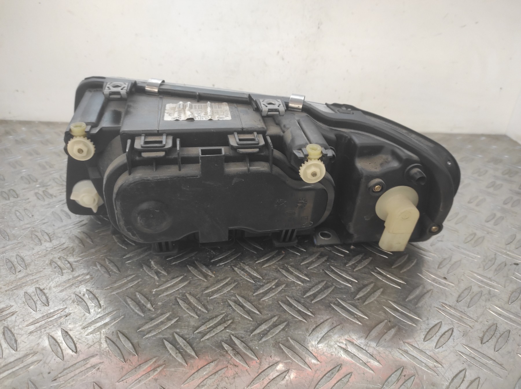 Optique avant principal droit (feux)(phare) AUDI A3 1 PHASE 2 – 8L0941004L