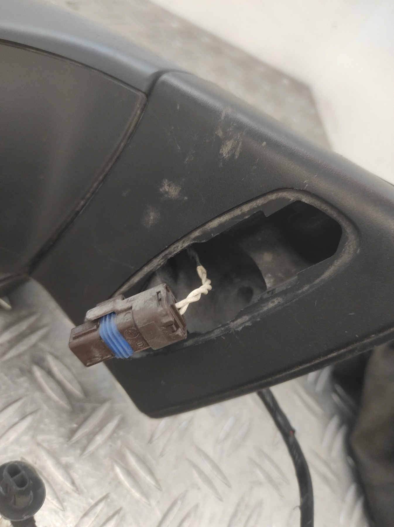 Retroviseur droit PEUGEOT 207 PHASE 2 – 96806501XT