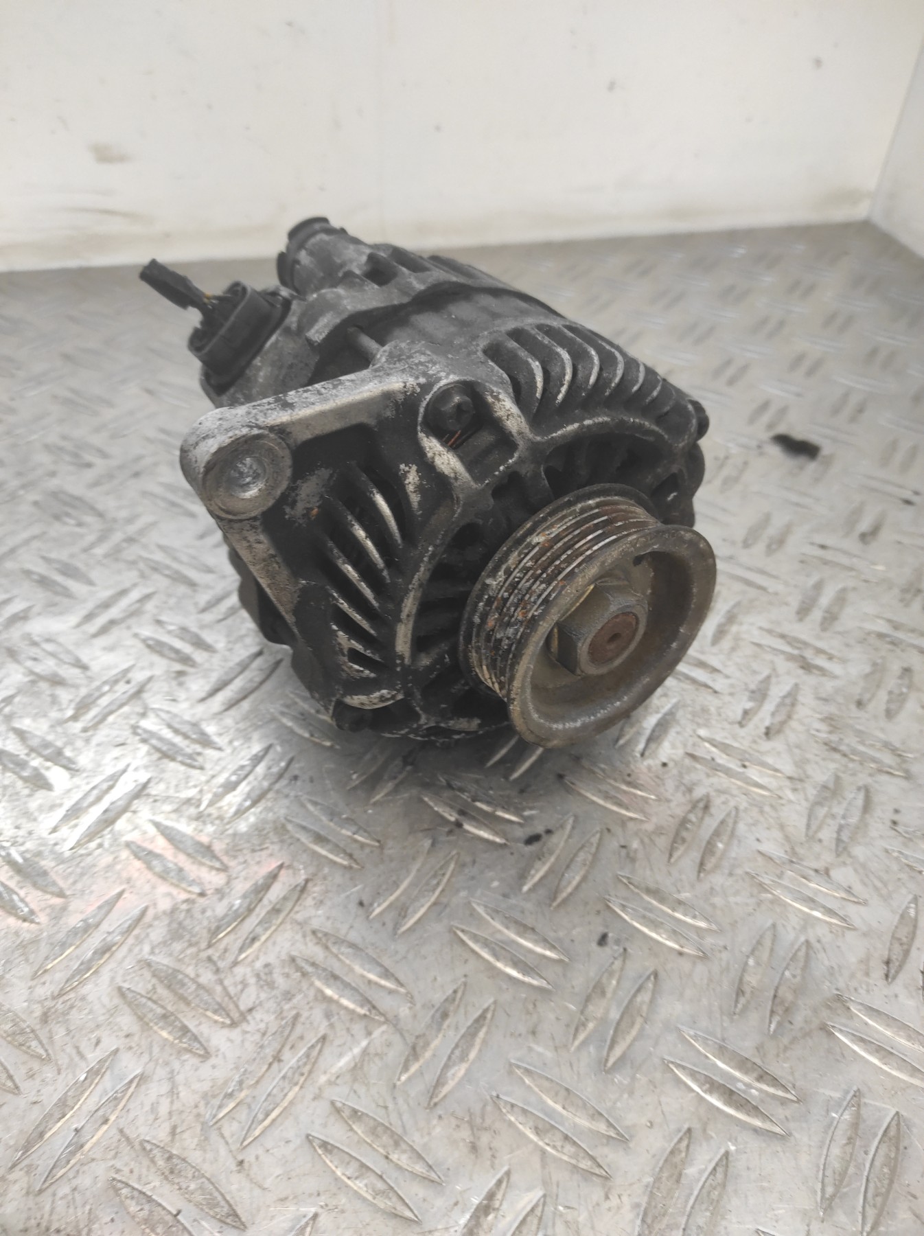 Alternateur MITSUBISHI COLT 6 PHASE 2 – MN155953