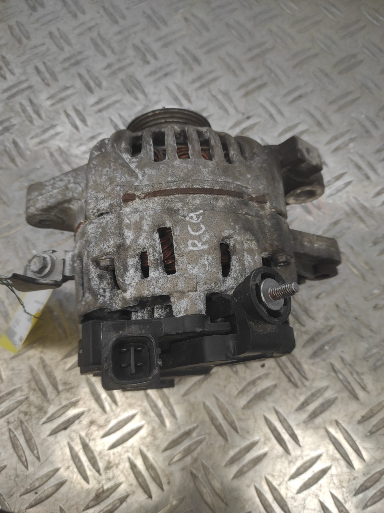 Alternateur TOYOTA YARIS 2 PHASE 1 – F00M145874