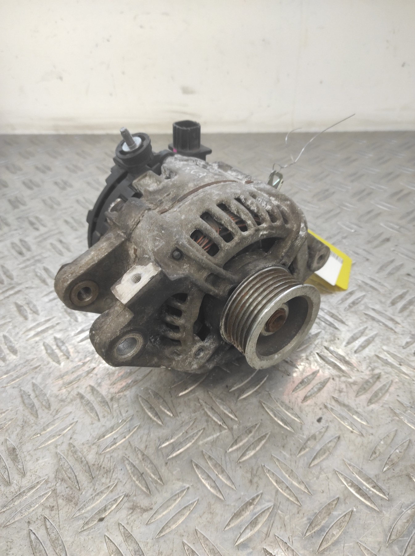 Alternateur TOYOTA YARIS 2 PHASE 1 – F00M145874