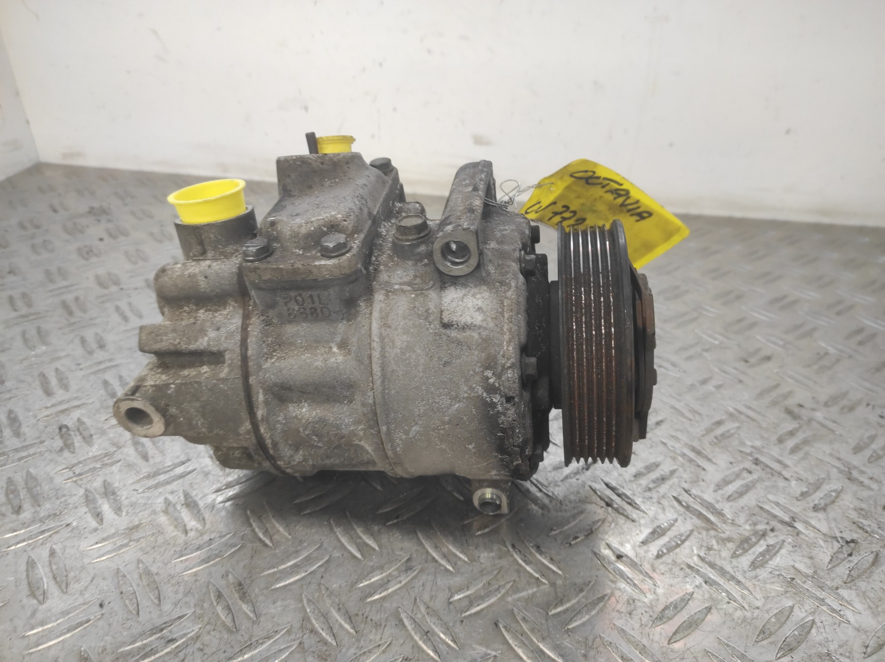 Compresseur clim VOLKSWAGEN PASSAT 5 CC COUPE – 1K0820803