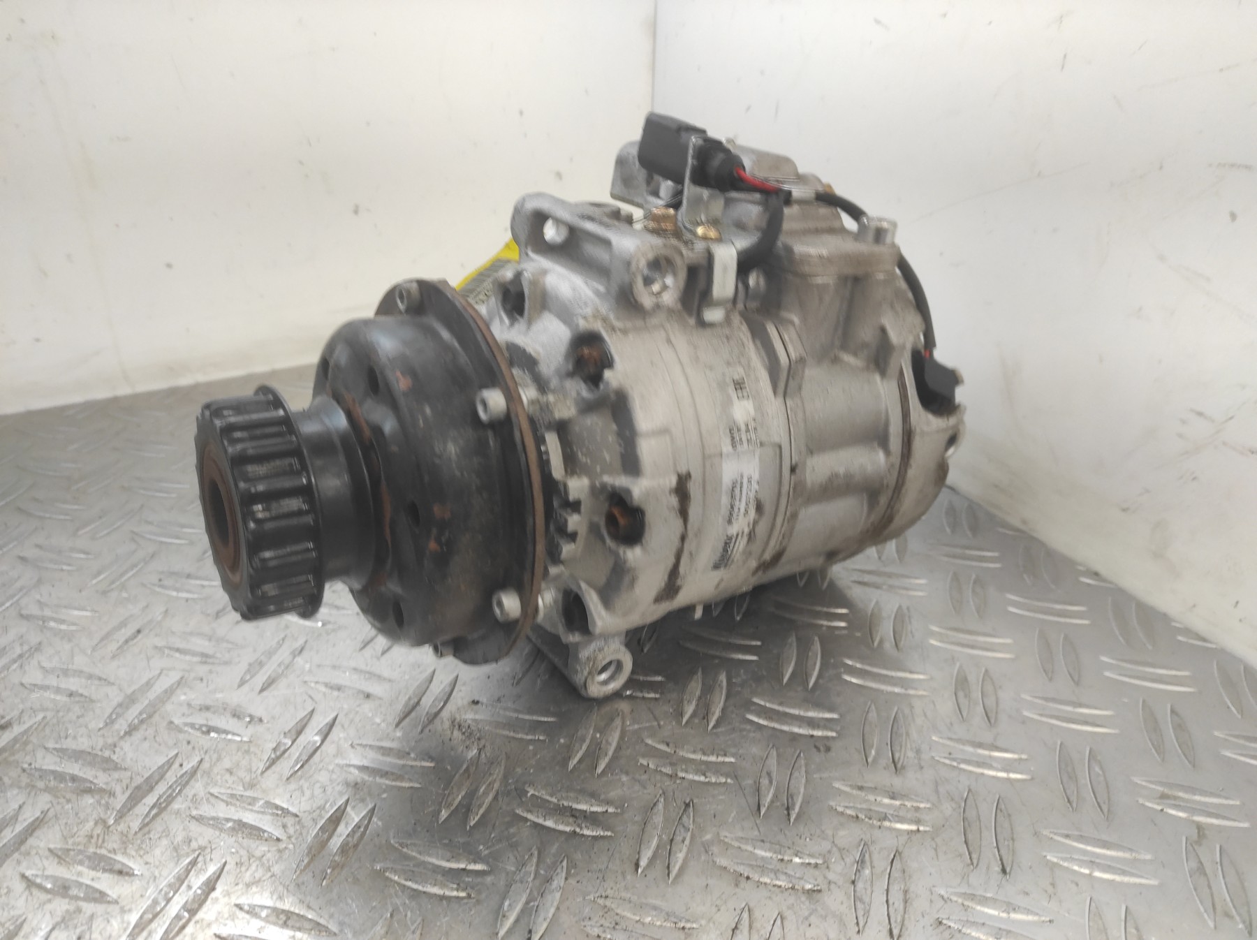 Compresseur clim VOLKSWAGEN TRANSPORTER 5 PHASE 1 – 89063701