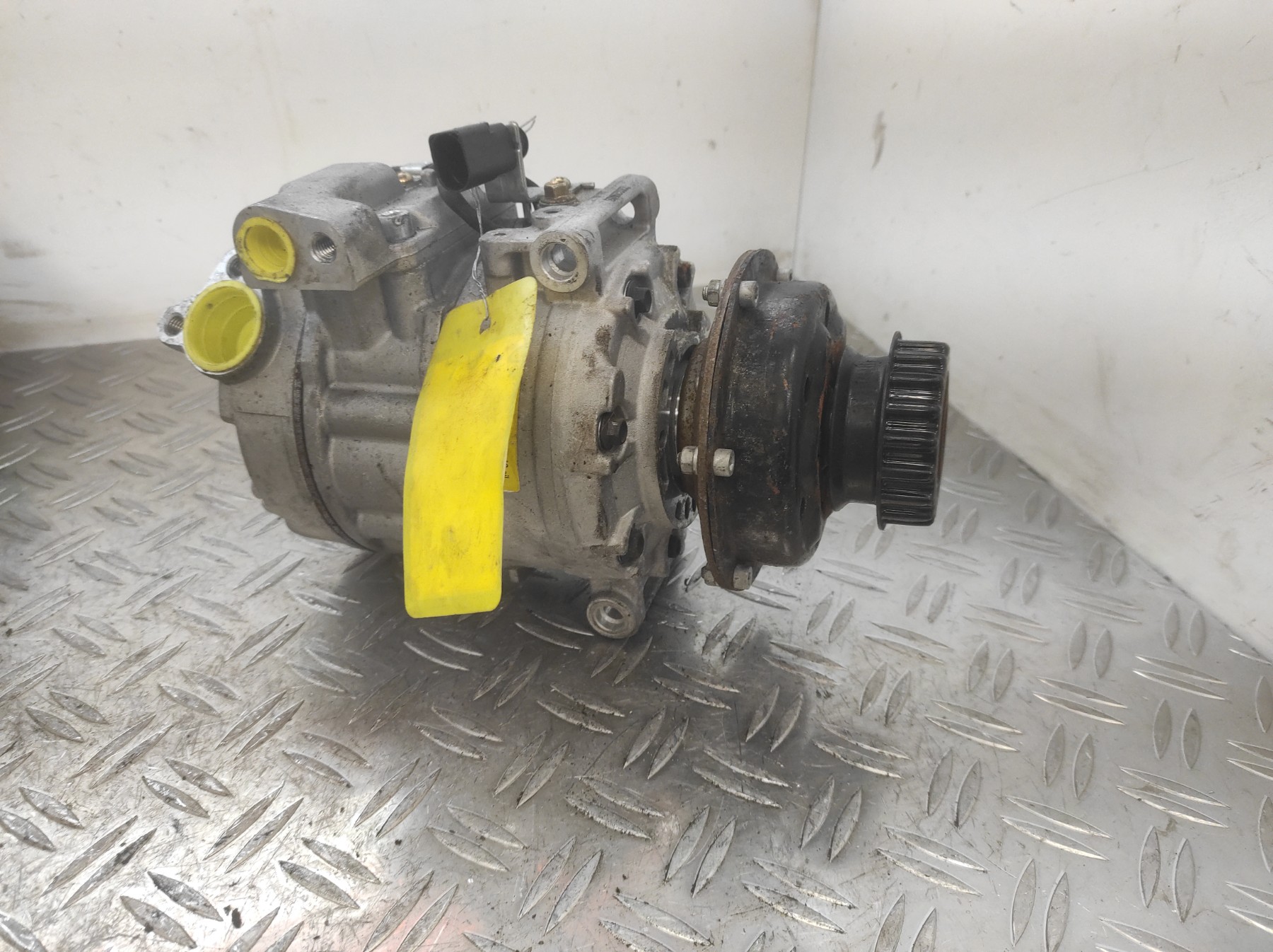 Compresseur clim VOLKSWAGEN TRANSPORTER 5 PHASE 1 – 89063701