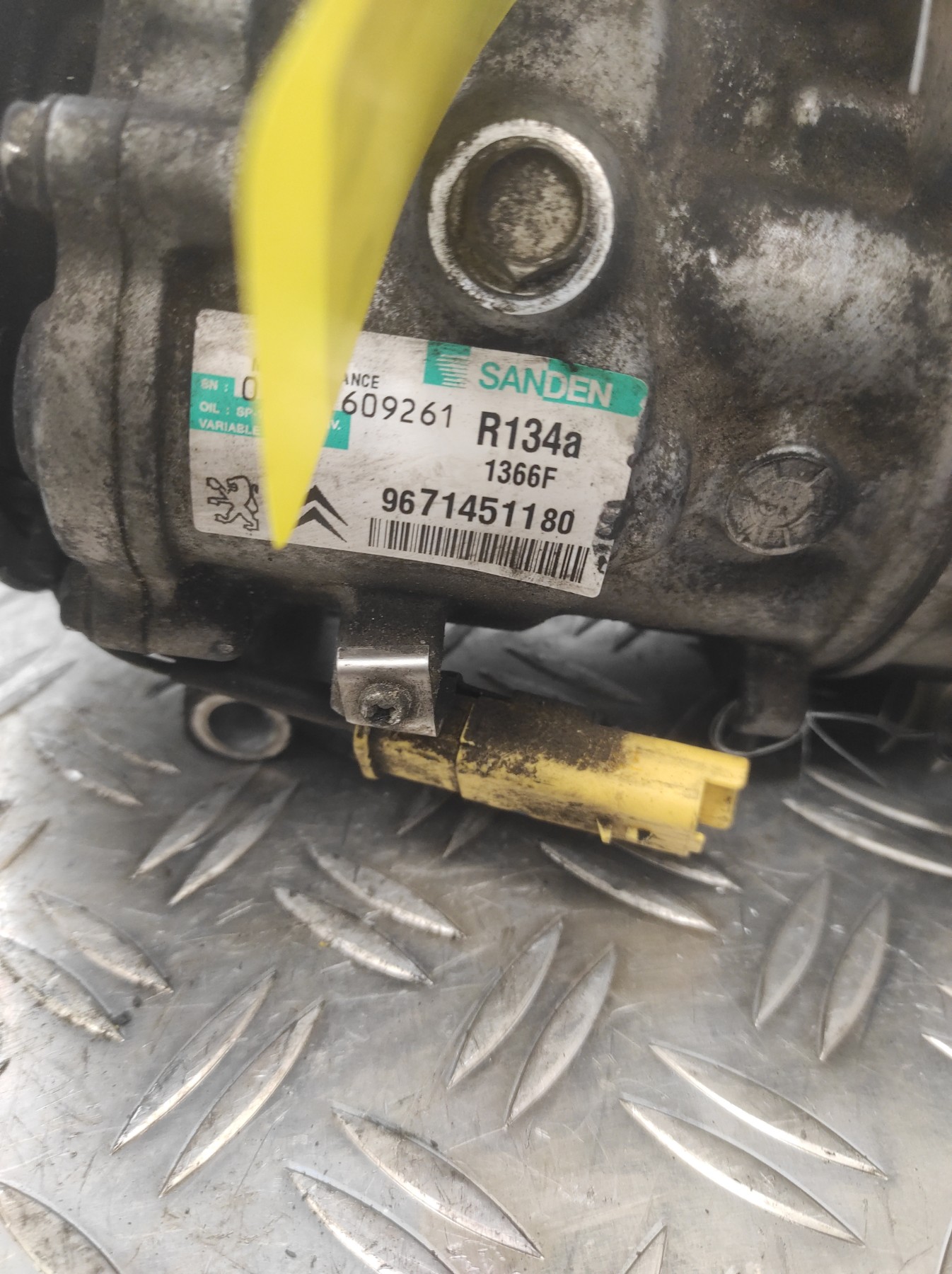 Compresseur clim CITROEN DS5 PHASE 1 – 9671451180