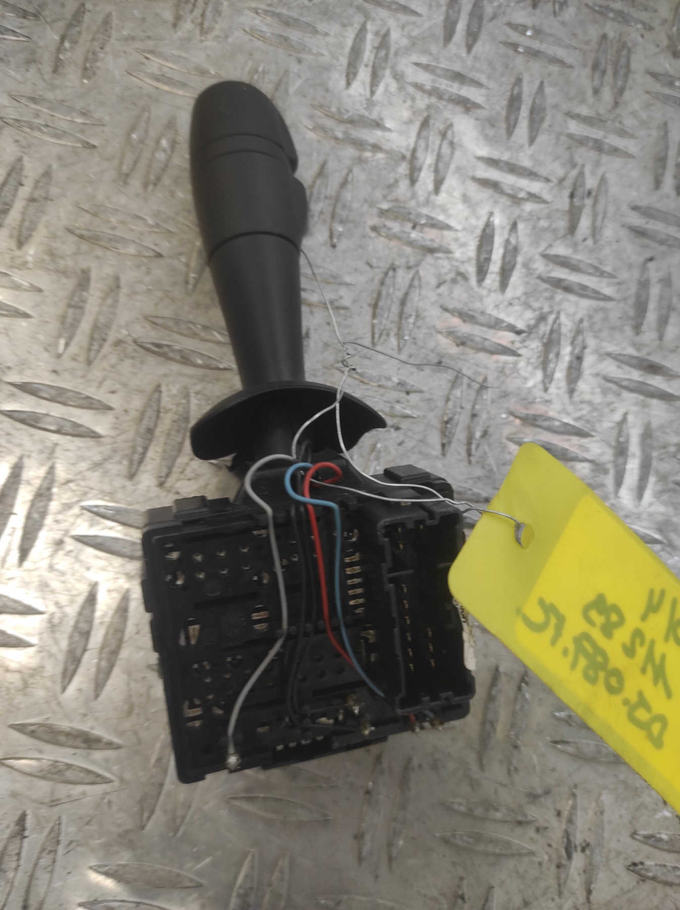 Commodo d&rsquo;essuie glaces RENAULT CLIO 4 PHASE 1 – 251900567R