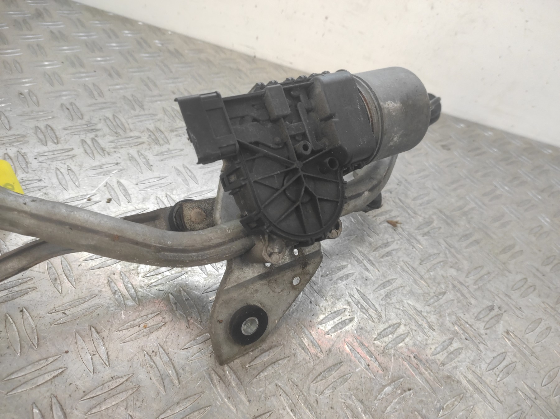 Moteur essuie glace avant RENAULT TWINGO 2 PHASE 1 – 8200364766