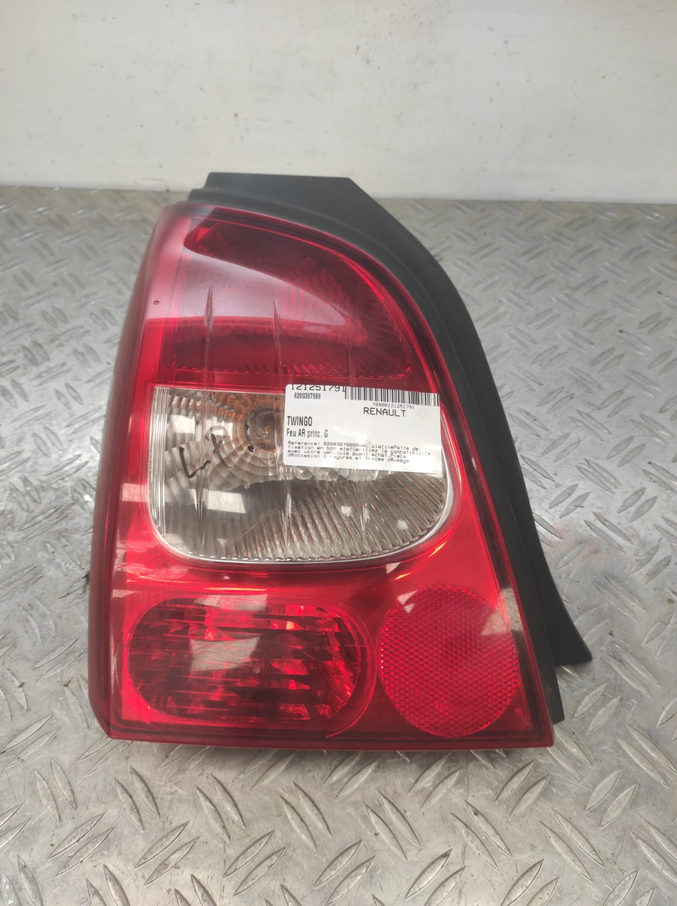 Feu arriere principal gauche (feux) RENAULT TWINGO 2 PHASE 1 – 8200387888