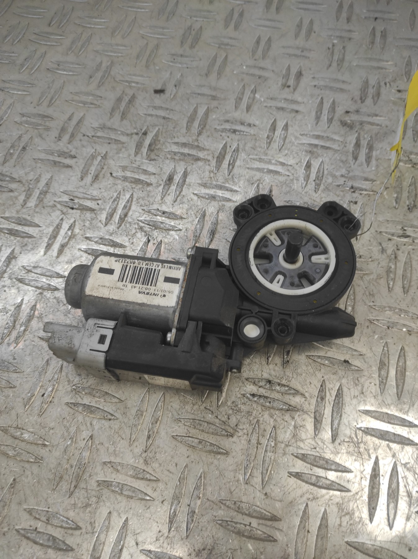 Moteur leve vitre avant gauche PEUGEOT 207 PHASE 2 – 402313B