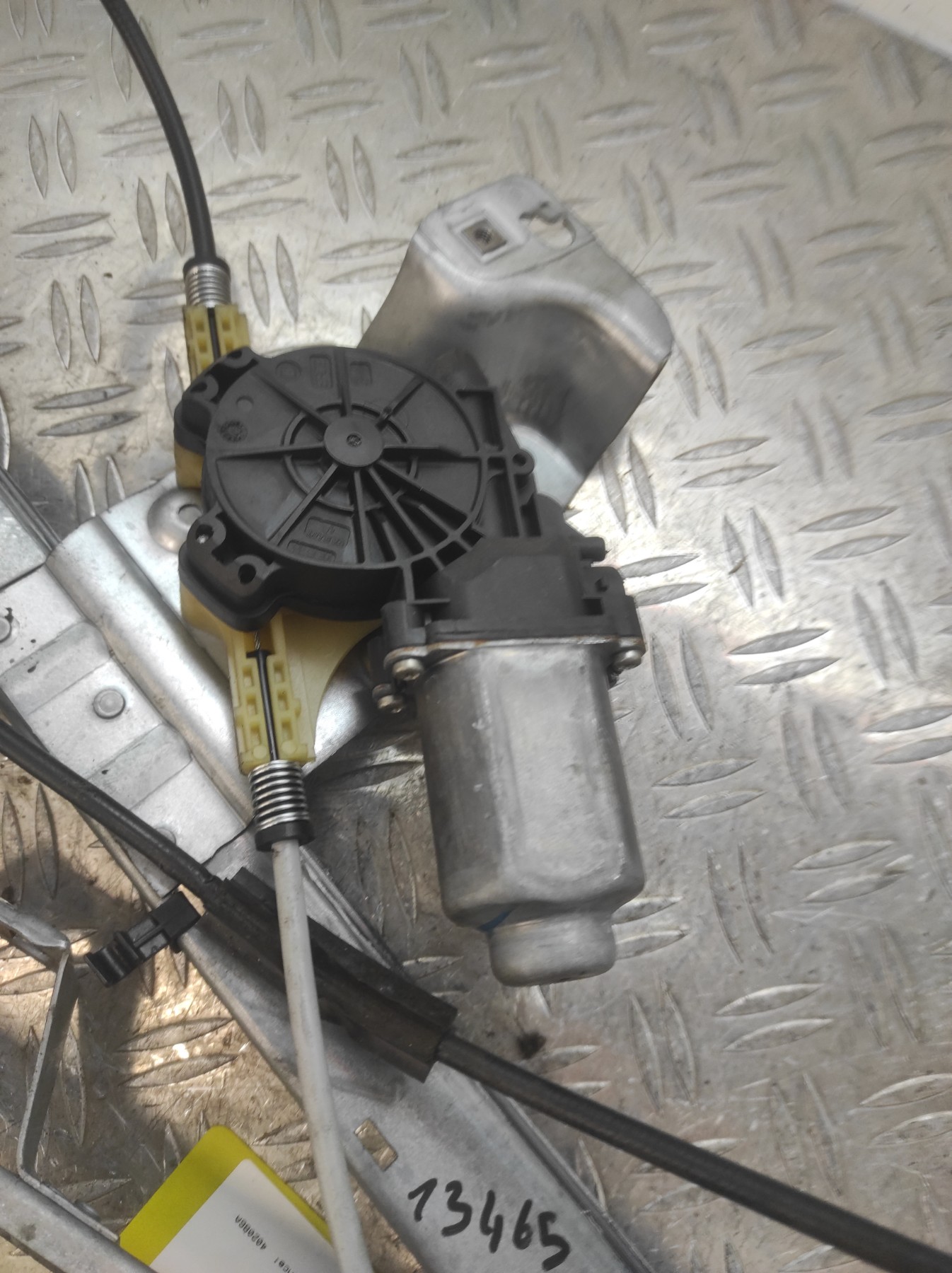 Leve vitre electrique avant droit RENAULT KANGOO 2 PHASE 1 – 402086A