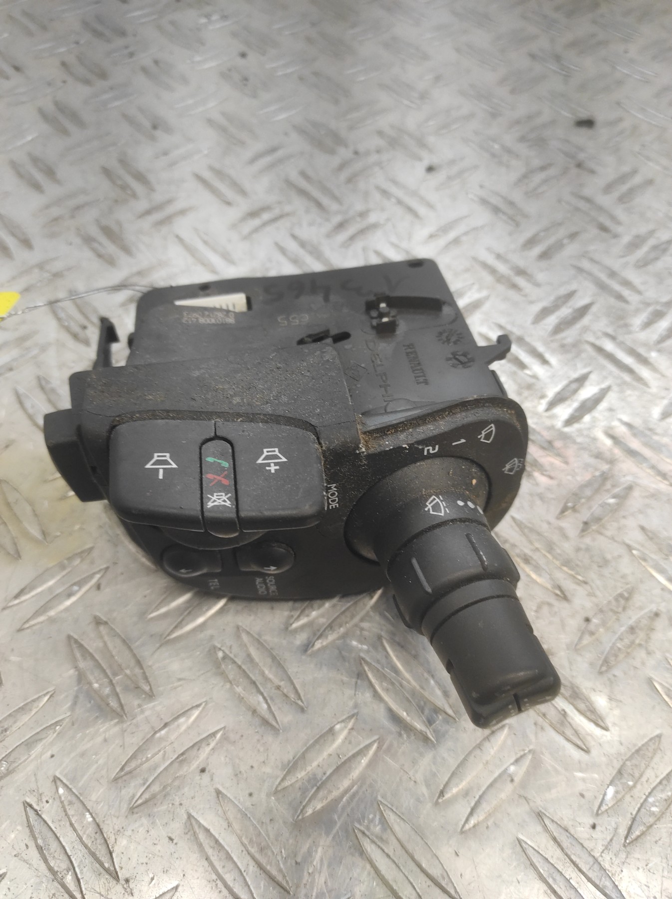 Commodo d&rsquo;essuie glaces RENAULT KANGOO 2 PHASE 1 – 88103008412