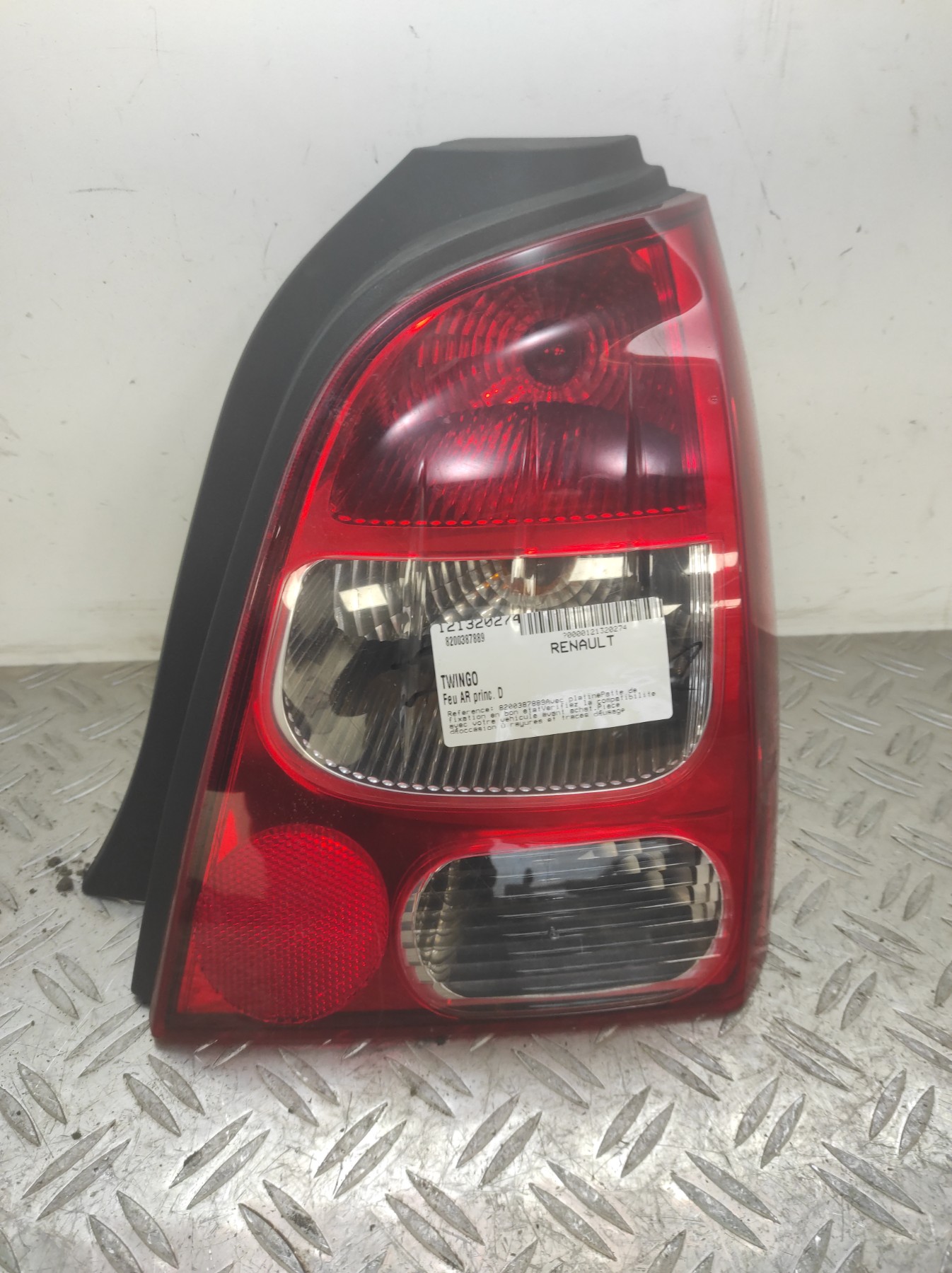 Feu arriere principal droit (feux) RENAULT TWINGO 2 PHASE 1 – 8200387889