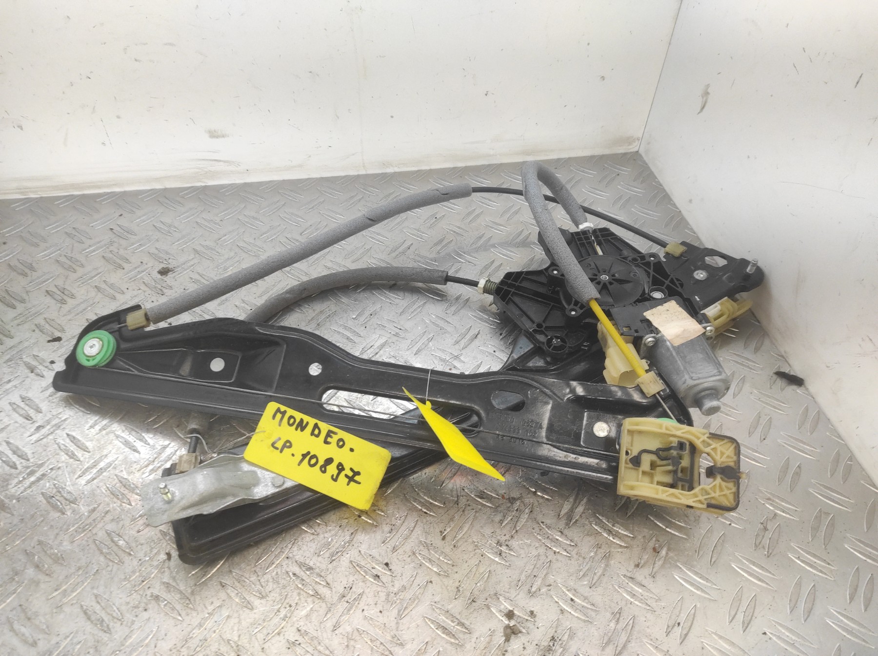 Leve vitre electrique avant gauche FORD MONDEO 4 PHASE 1 – DS73F23201BE