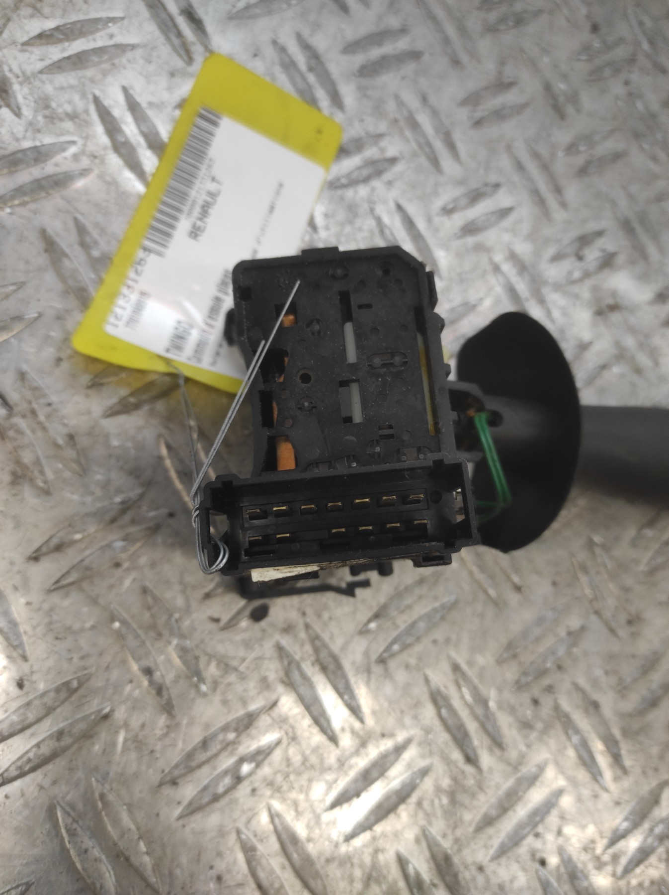 Commodo d&rsquo;essuie glaces RENAULT TWINGO 2 PHASE 1 – 7701048915