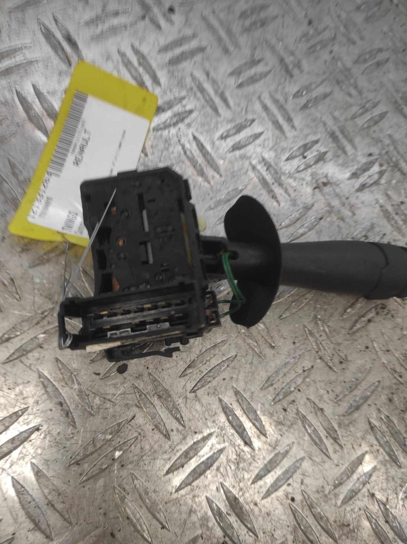 Commodo d&rsquo;essuie glaces RENAULT TWINGO 2 PHASE 1 – 7701048915