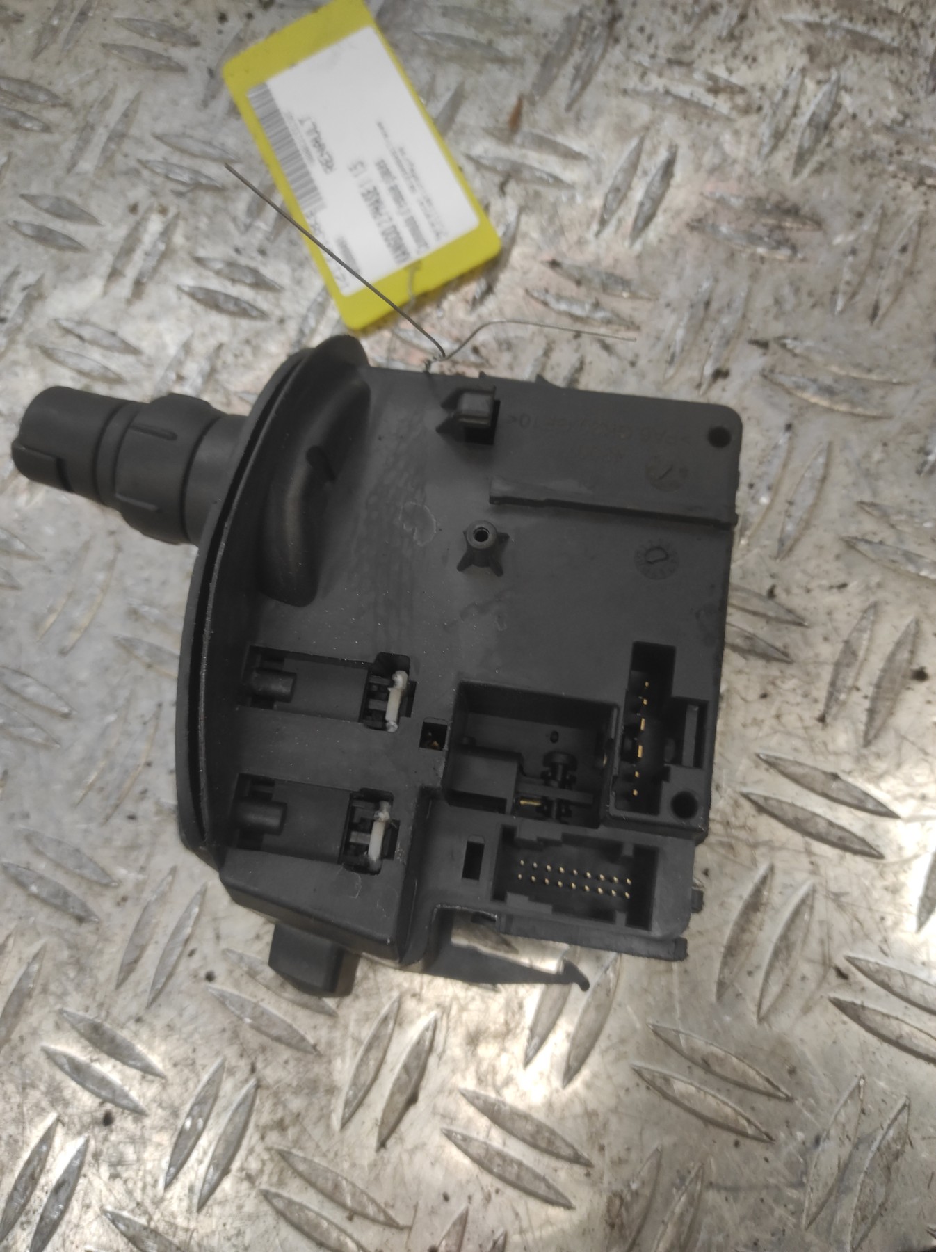 Commodo d&rsquo;essuie glaces RENAULT KANGOO 2 PHASE 1 – 88103008491