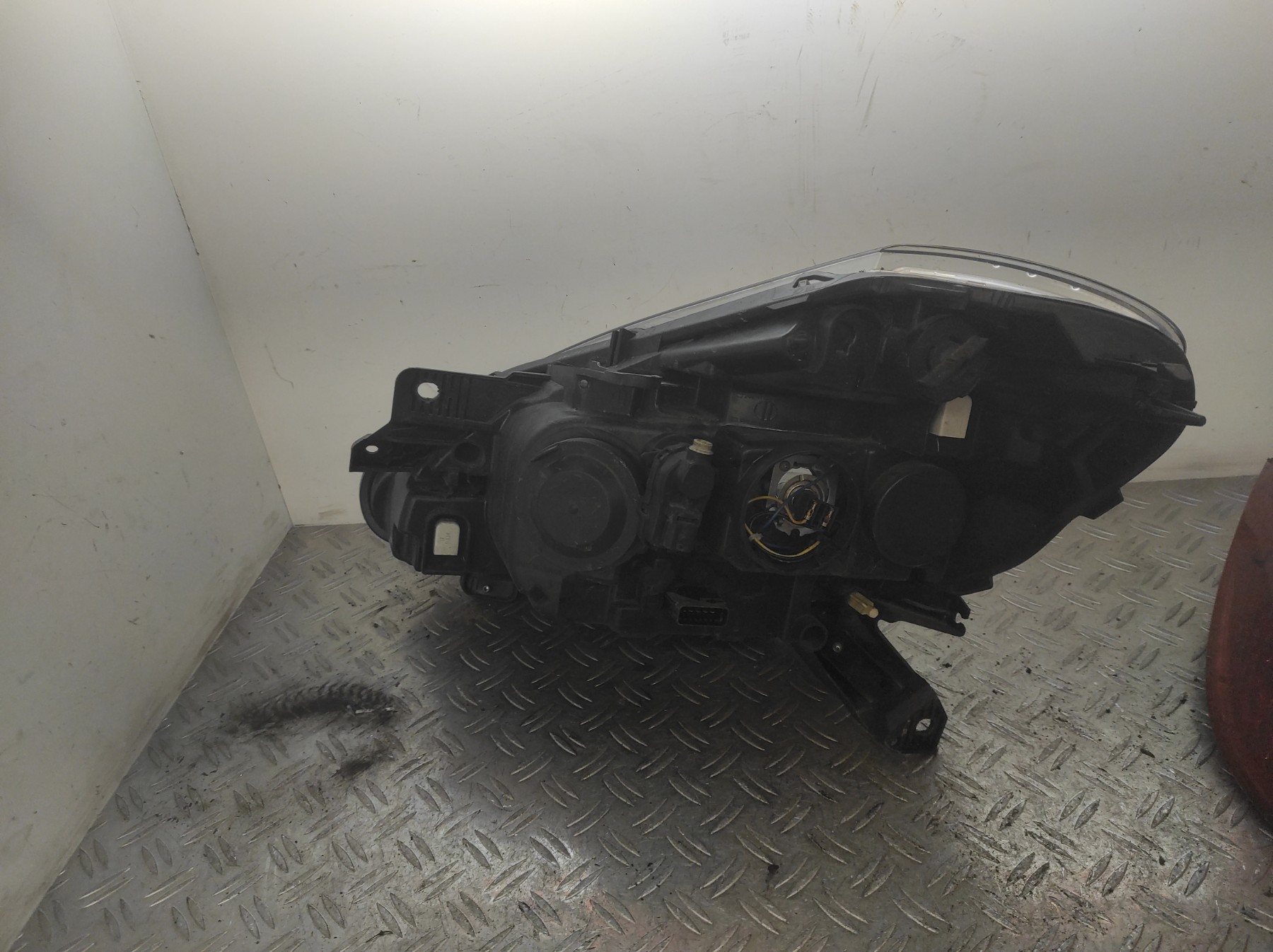 Optique avant principal droit (feux)(phare) RENAULT – 085511179R