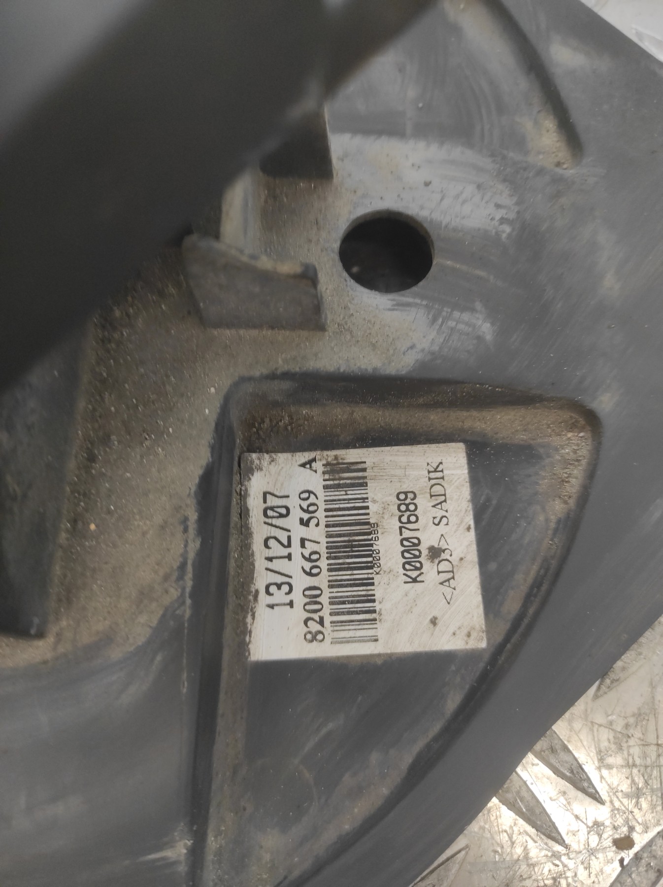 Treuil de roue de secours RENAULT CLIO 3 PHASE 1 BREAK – 8200667569