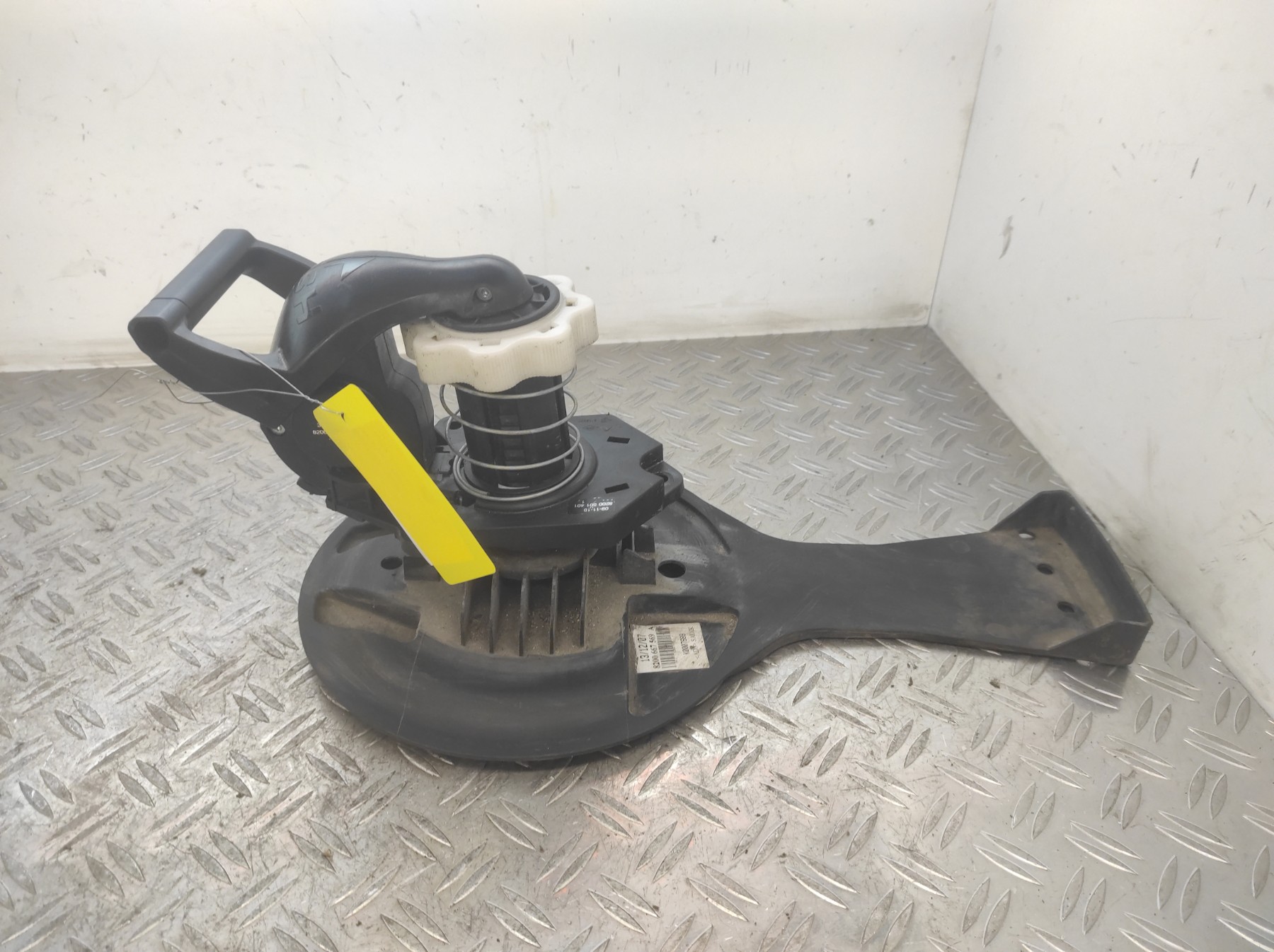 Treuil de roue de secours RENAULT CLIO 3 PHASE 1 BREAK – 8200667569