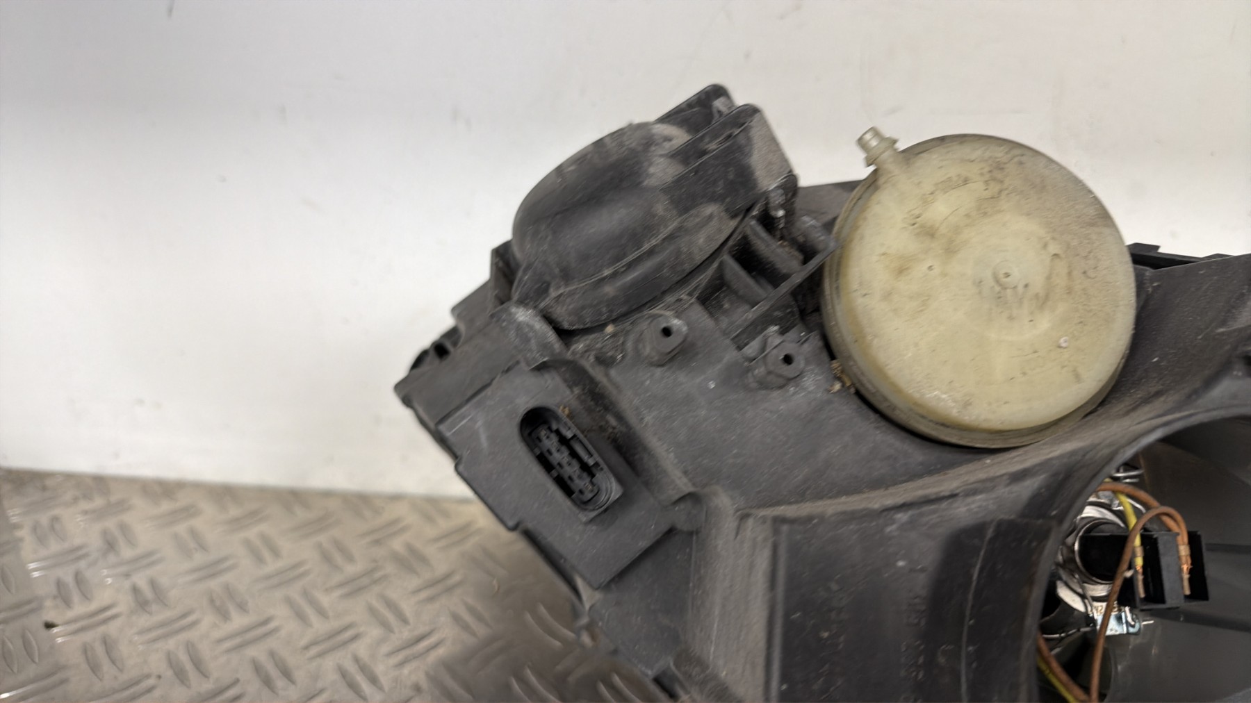 Optique avant principal droit (feux)(phare) MERCEDES CLASSE B 245 PHASE 1 – A1698201861