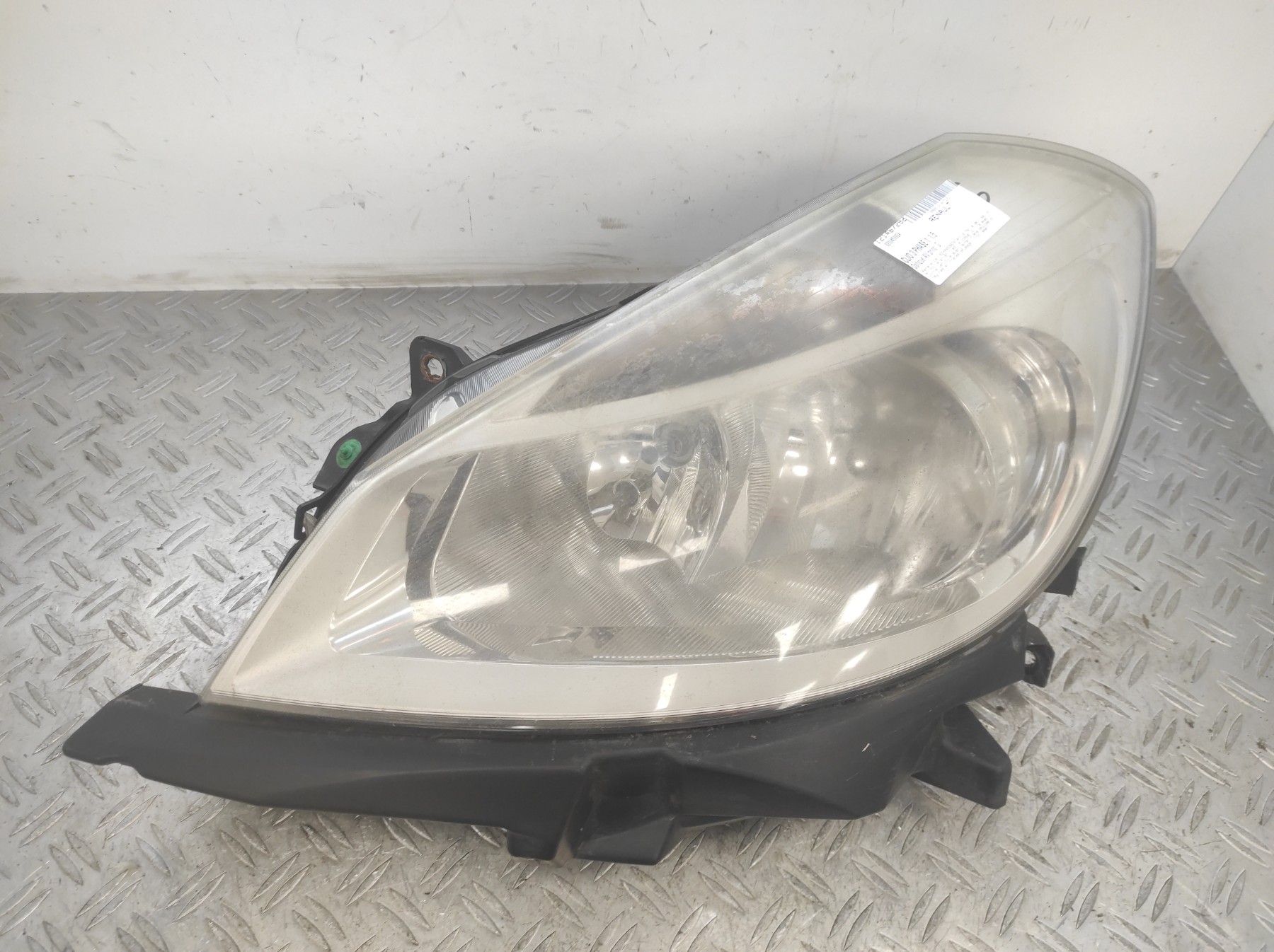 Optique avant principal gauche (feux)(phare) RENAULT CLIO 3 PHASE 1 – 8200459824